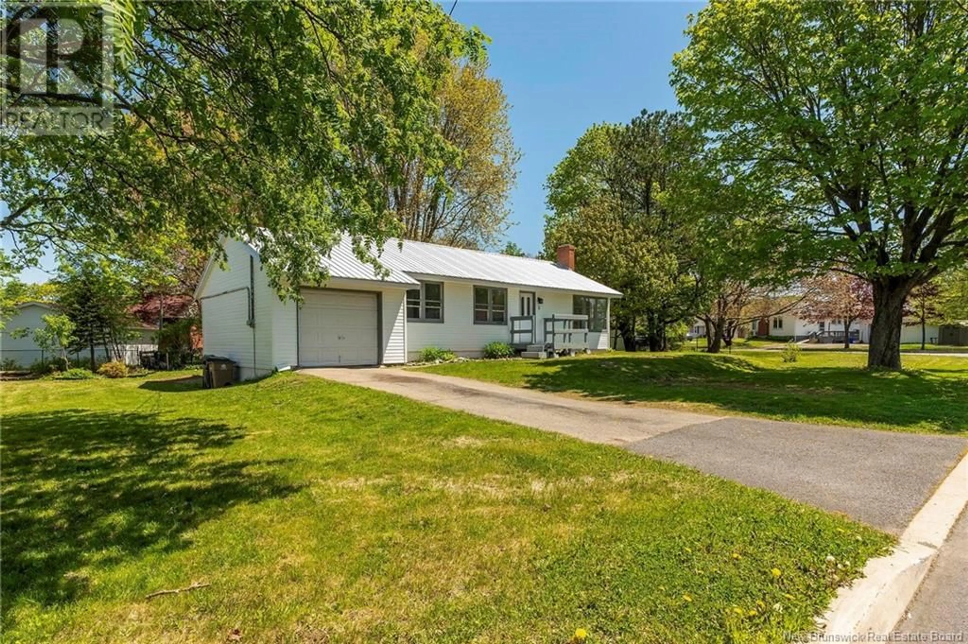 Unknown for 8 SILVER CRESCENT, Saint John New Brunswick E2J3G3