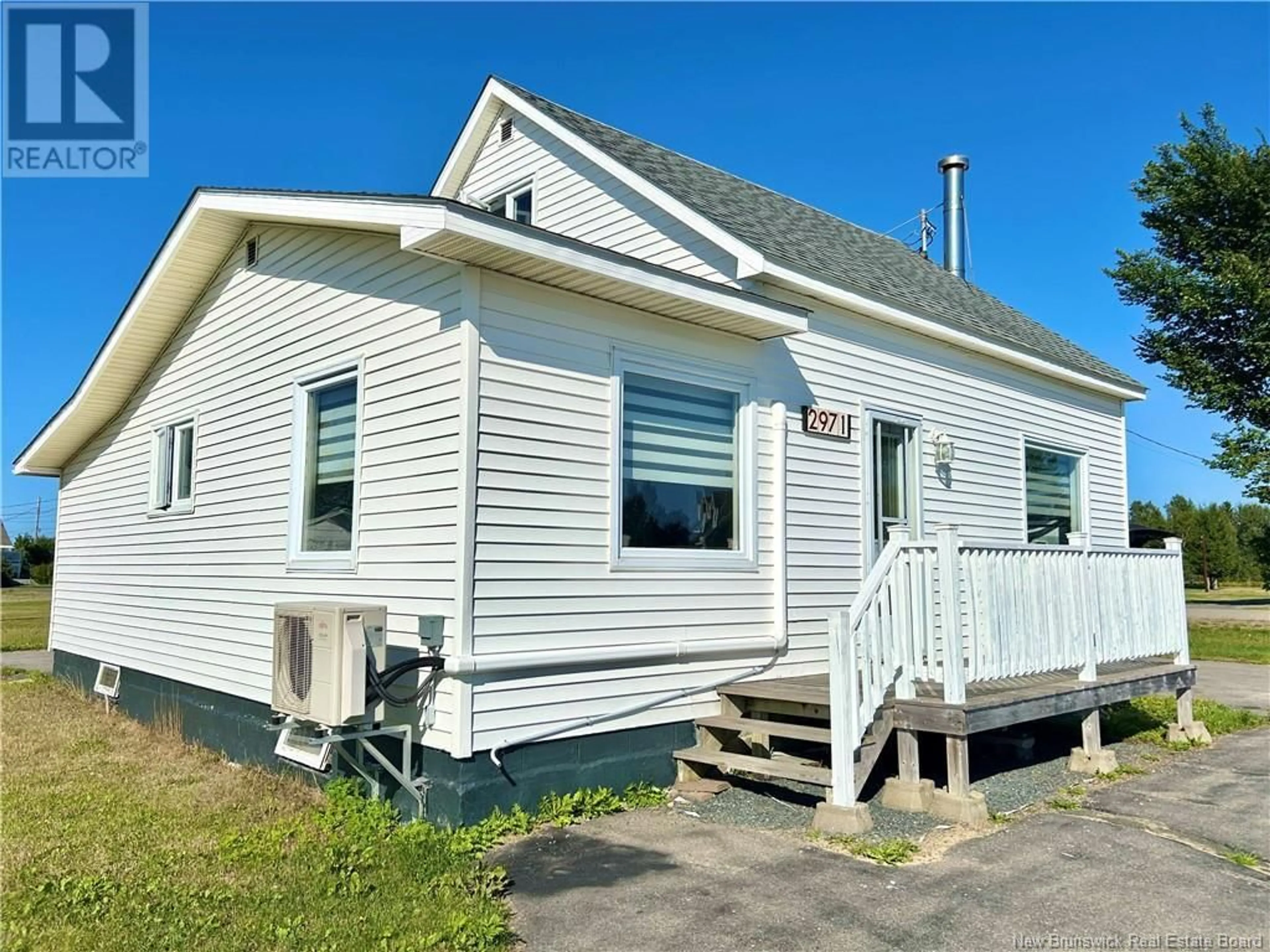Home with vinyl exterior material, building for 2971 MORAIS STREET, Bas-Caraquet New Brunswick E1W6A3