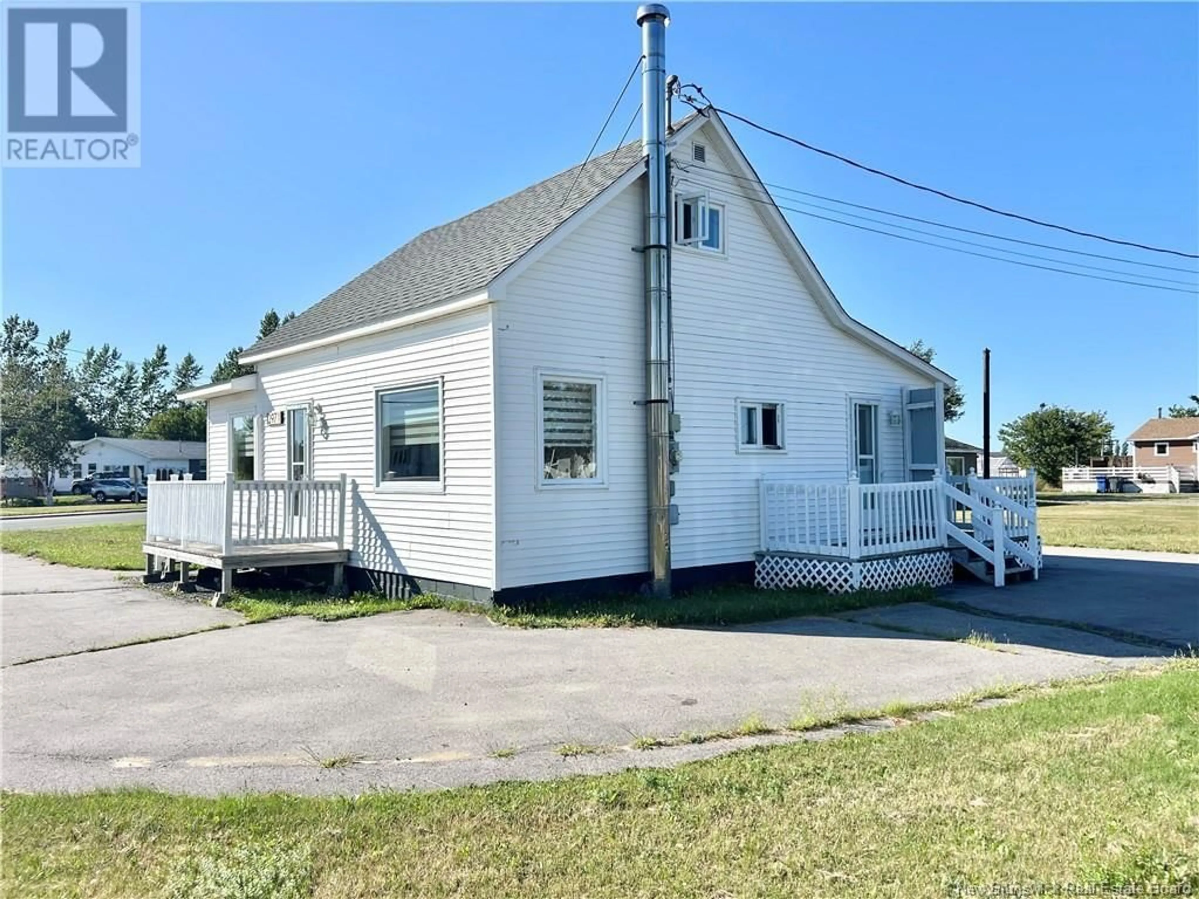 A pic from outside/outdoor area/front of a property/back of a property/a pic from drone, unknown for 2971 MORAIS STREET, Bas-Caraquet New Brunswick E1W6A3