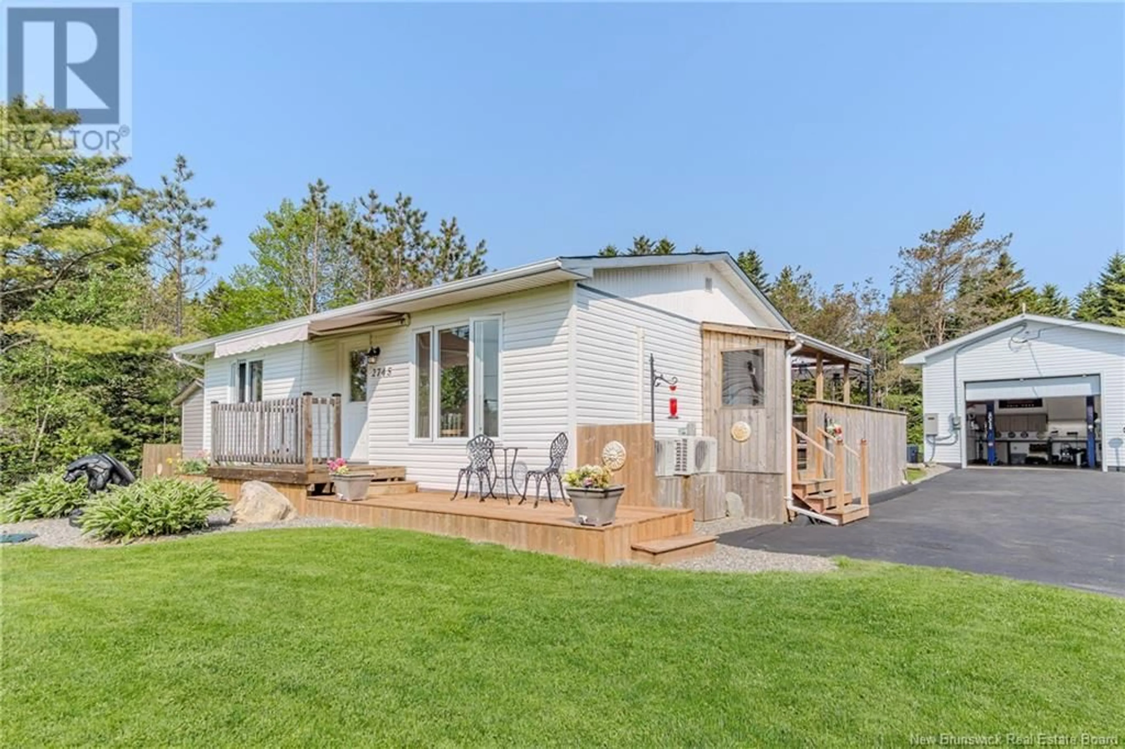 Home with vinyl exterior material, unknown for 2745 LOCH LOMOND ROAD, Saint John New Brunswick E2N1A7