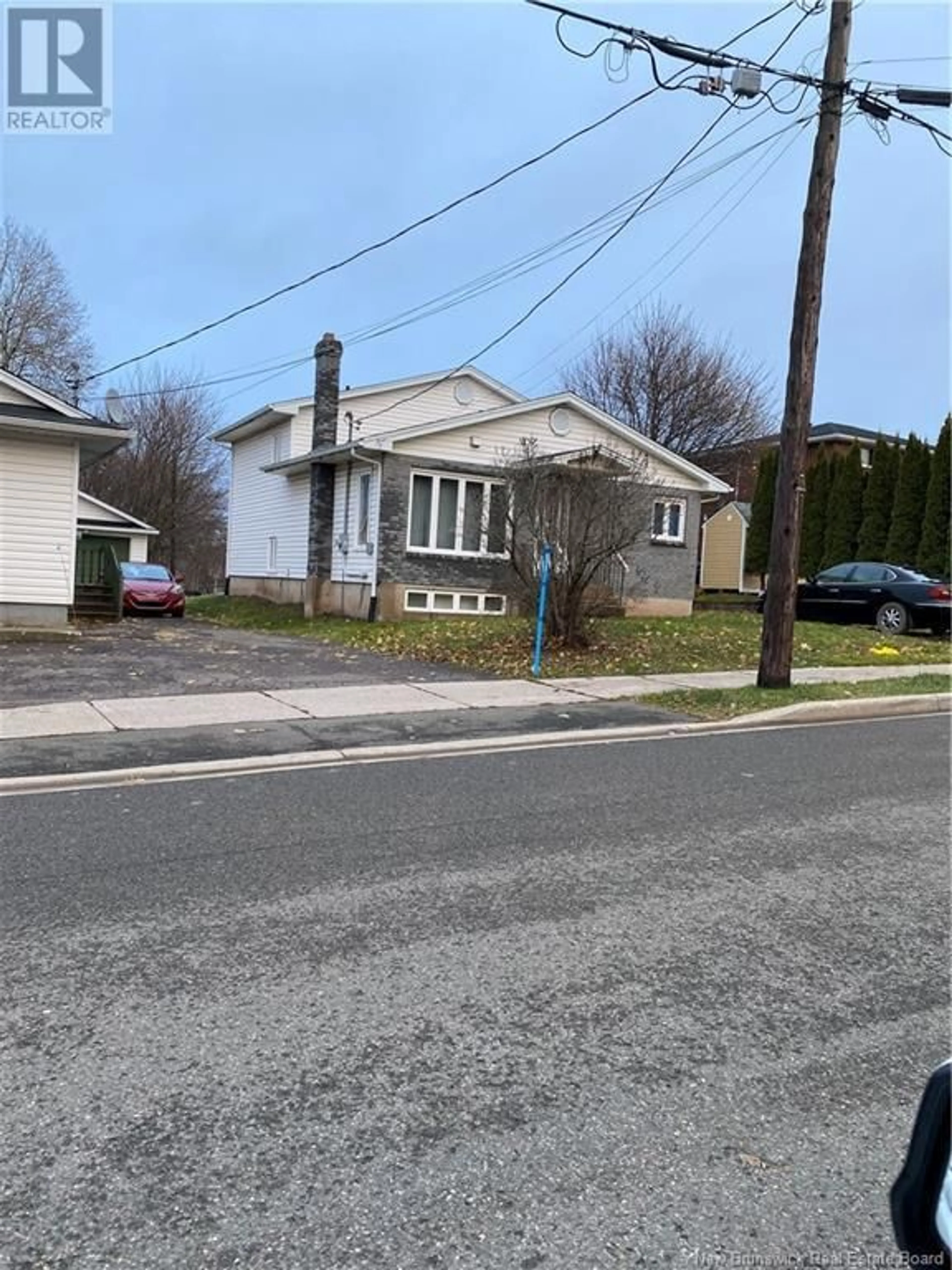 Unknown for 611 HIGH, Moncton New Brunswick E1C6G3