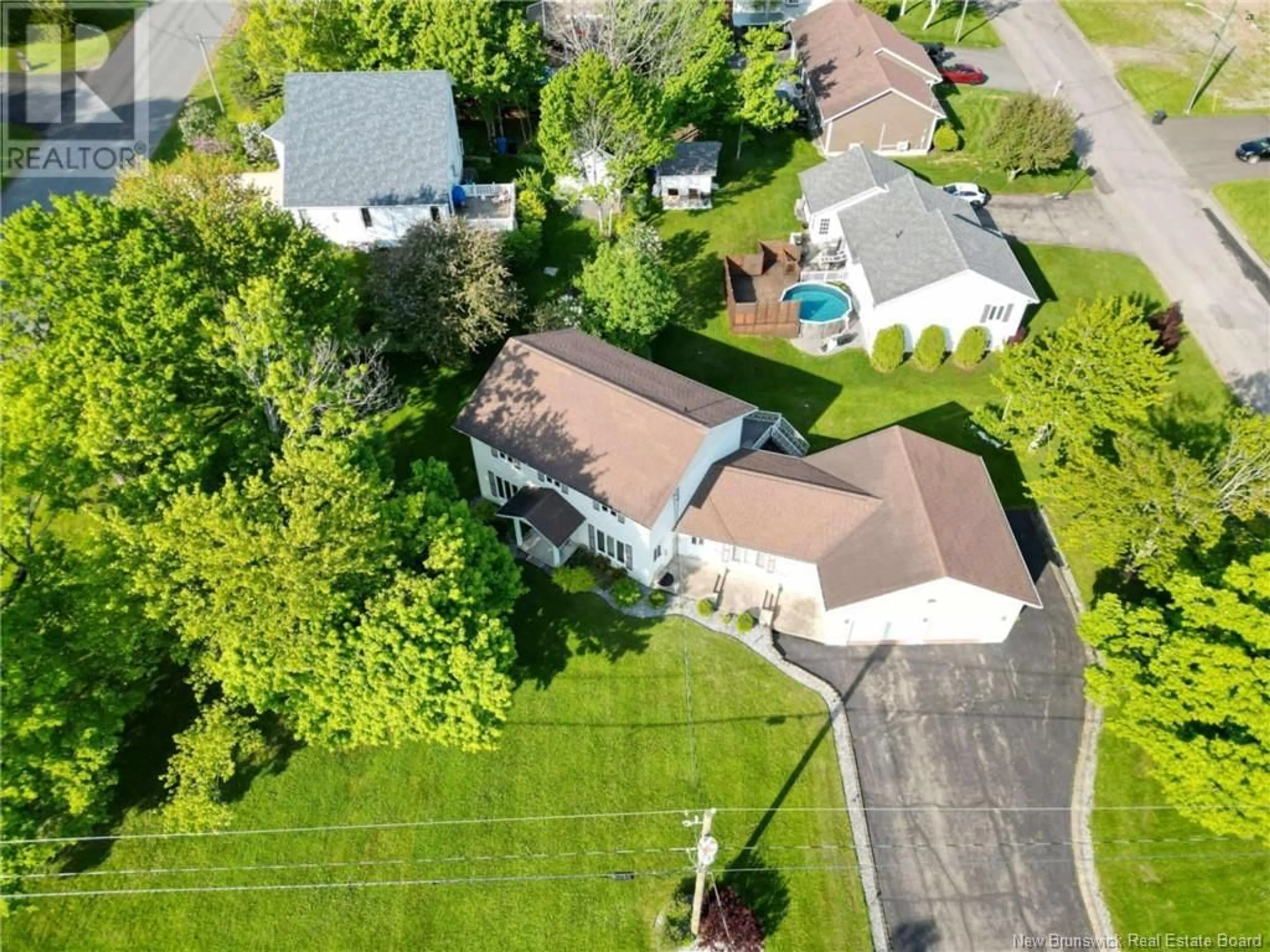 A pic from outside/outdoor area/front of a property/back of a property/a pic from drone, street for 140 BELAIR STREET, Grand-Sault/Grand Falls New Brunswick E3Y1B8