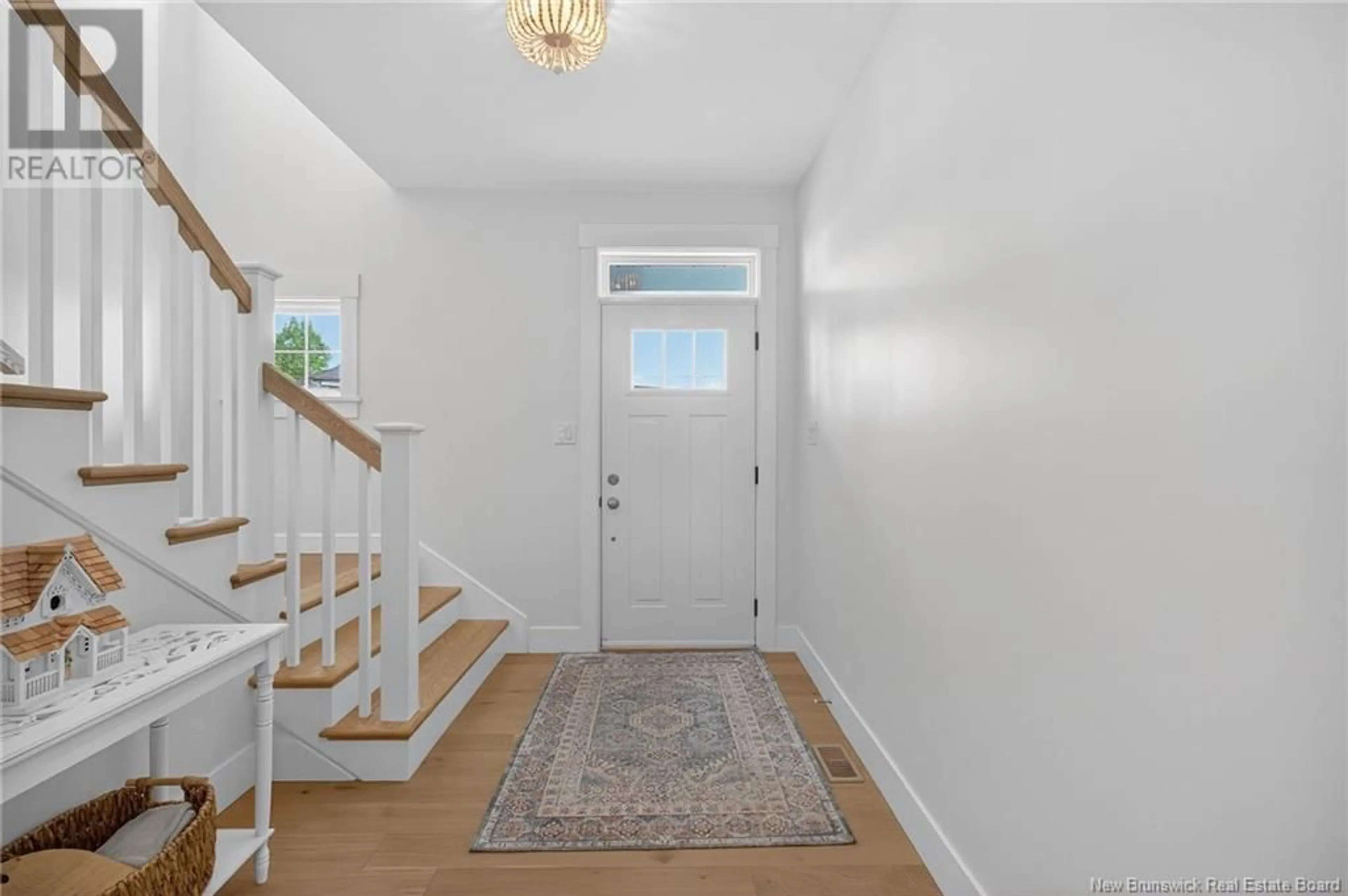 Indoor entryway for 38 HEROS COURT, Moncton New Brunswick E1G6A2
