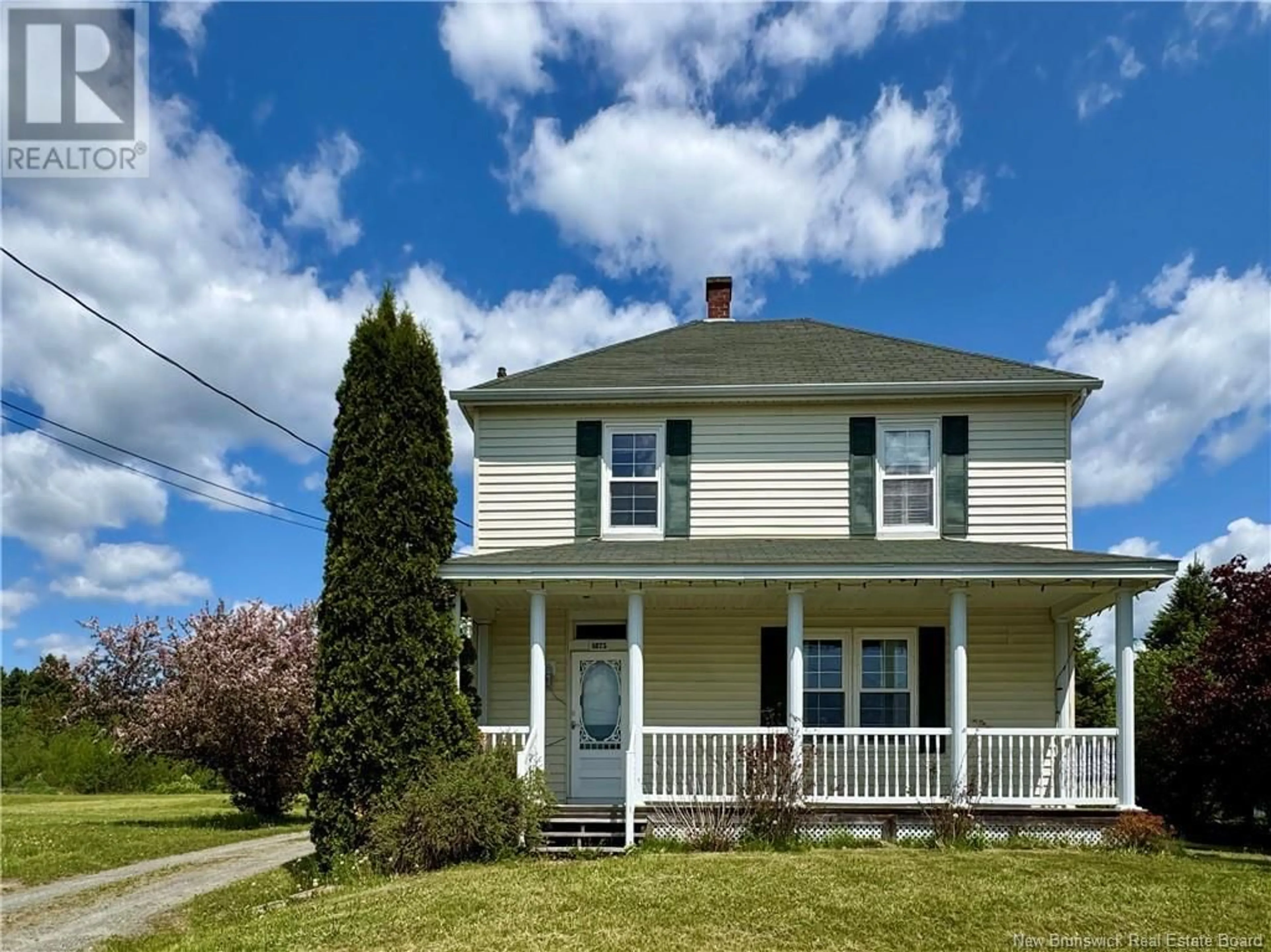 Home with vinyl exterior material, street for 1875 KING GEORGE HWY, Miramichi New Brunswick E1V5L8