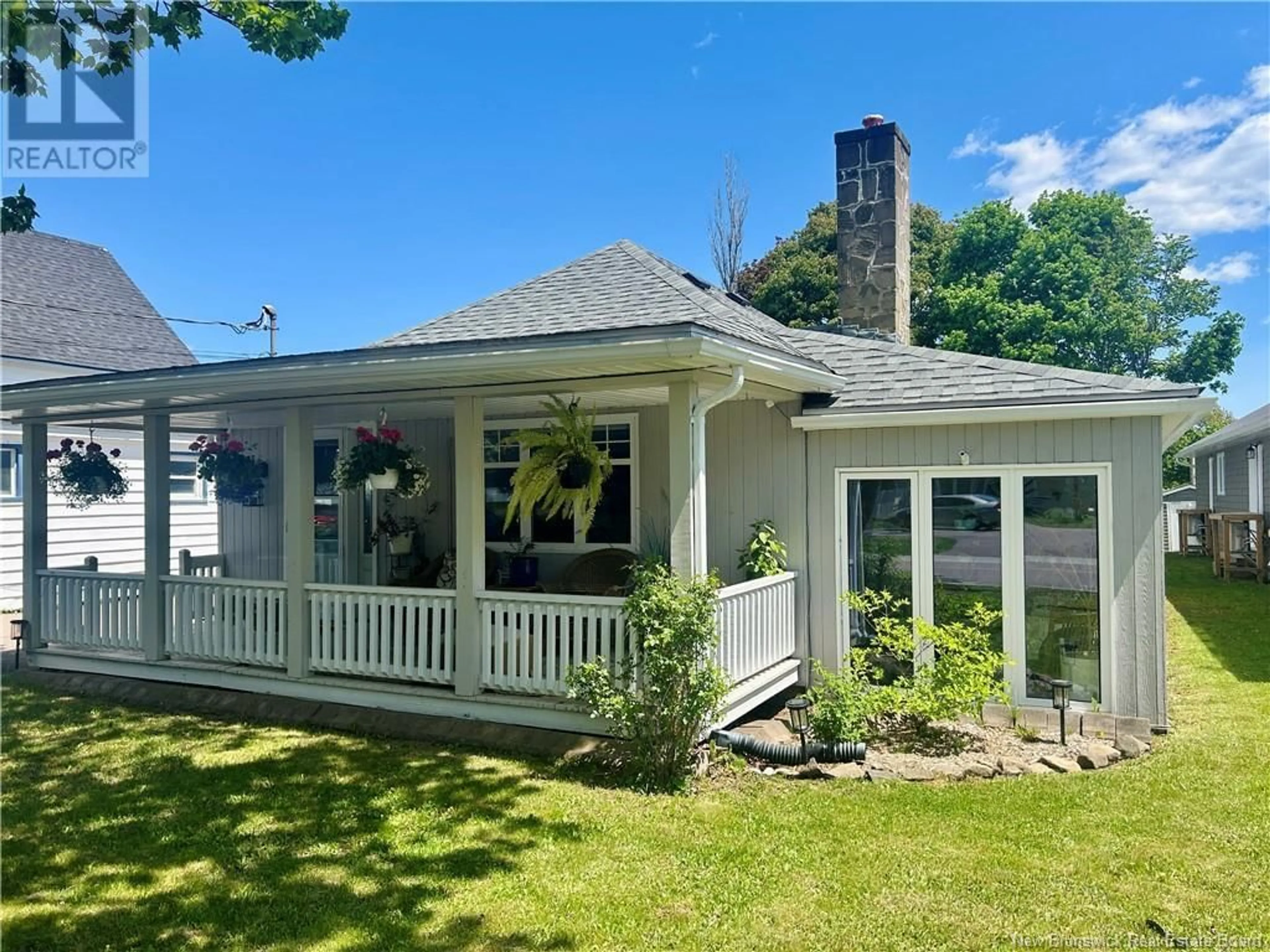 Home with vinyl exterior material, unknown for 104 GALLAGHER STREET, Shediac New Brunswick E4P1S9