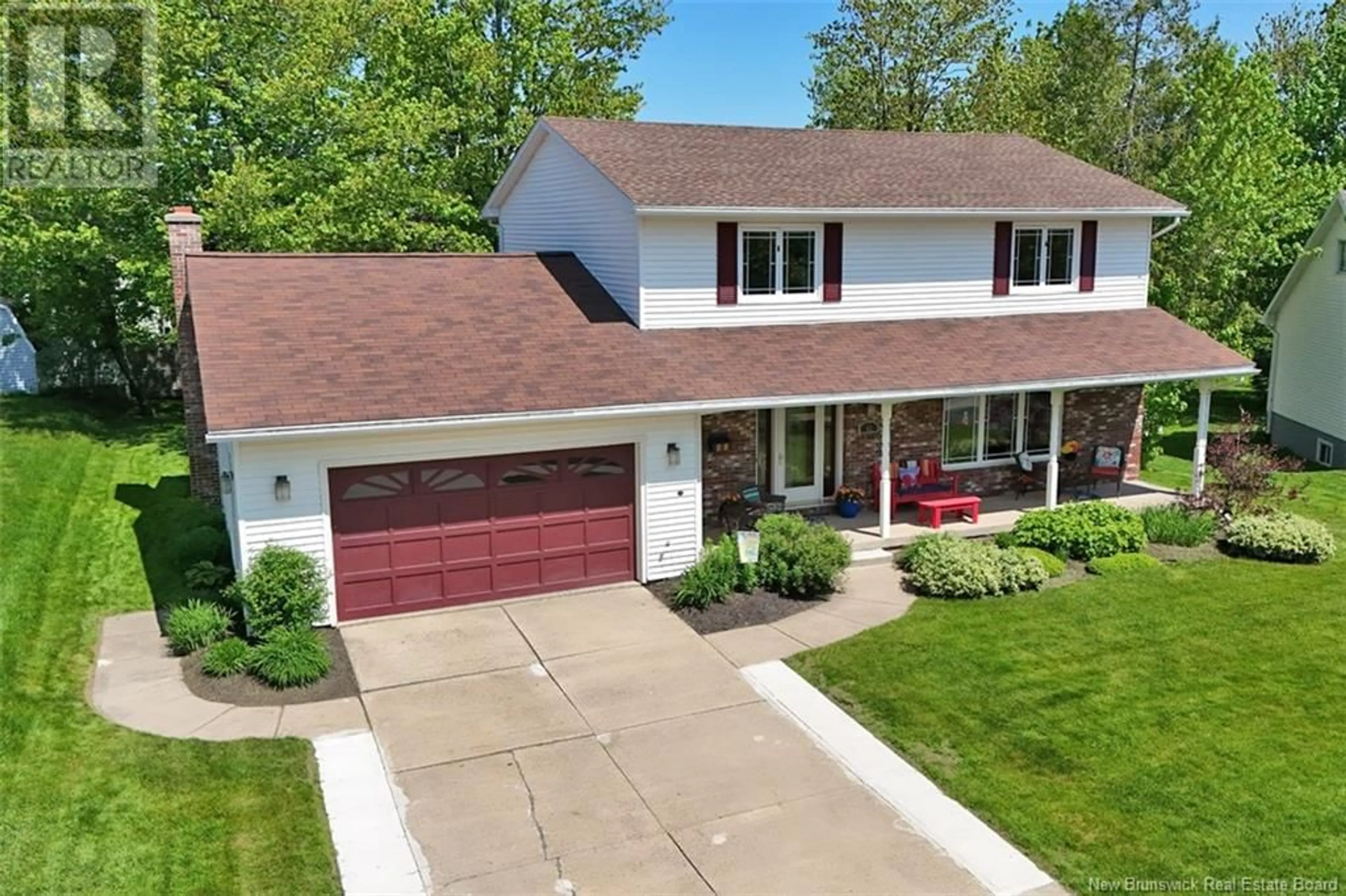 A pic from outside/outdoor area/front of a property/back of a property/a pic from drone, street for 52 GLOUCESTER CRESCENT, Fredericton New Brunswick E3B6E6