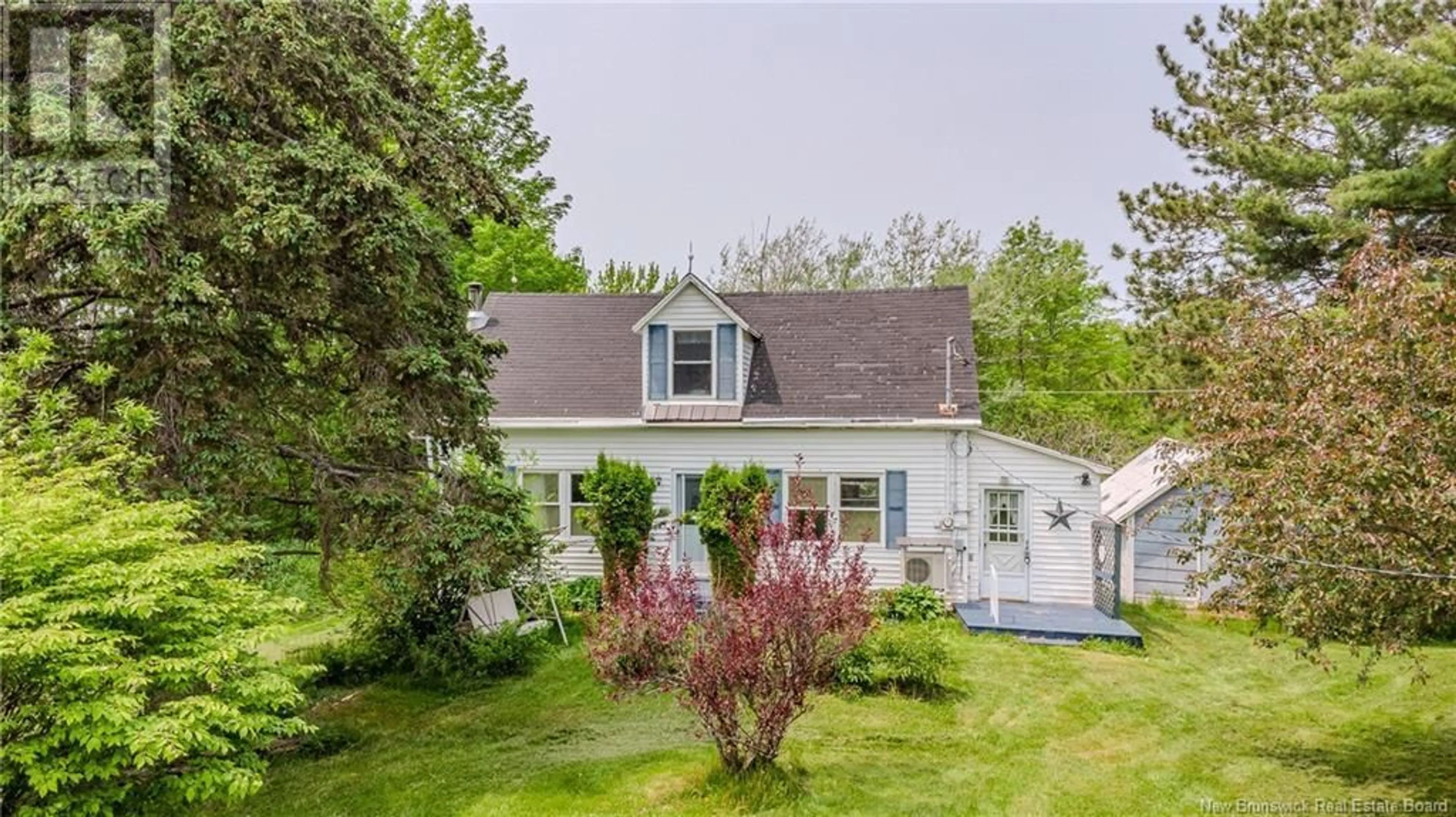 Home with vinyl exterior material, street for 2059 705 ROUTE, Wickham New Brunswick E5T3R8