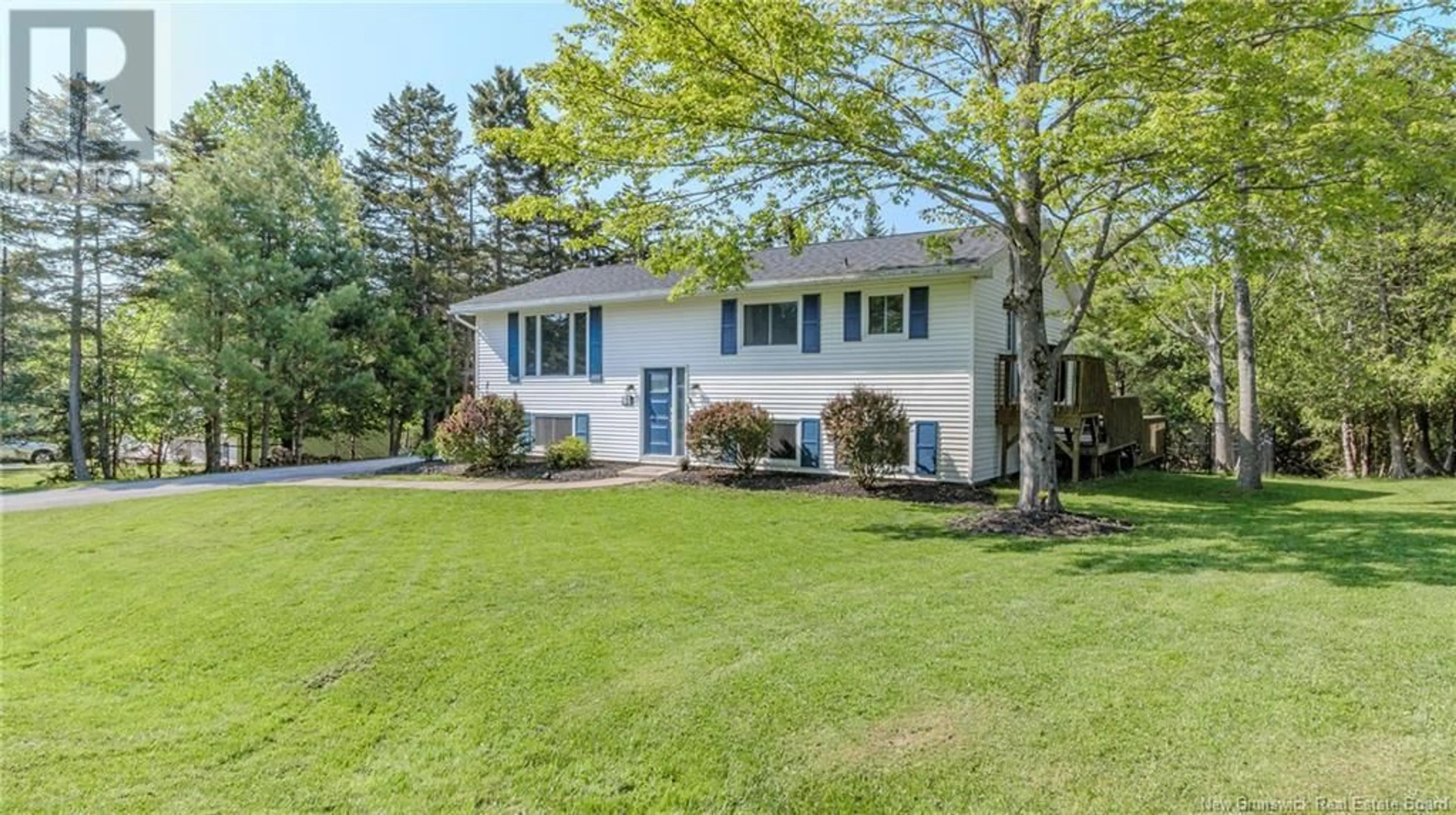 Home with vinyl exterior material, street for 61 ROBERTS LANE, Quispamsis New Brunswick E2E1B4