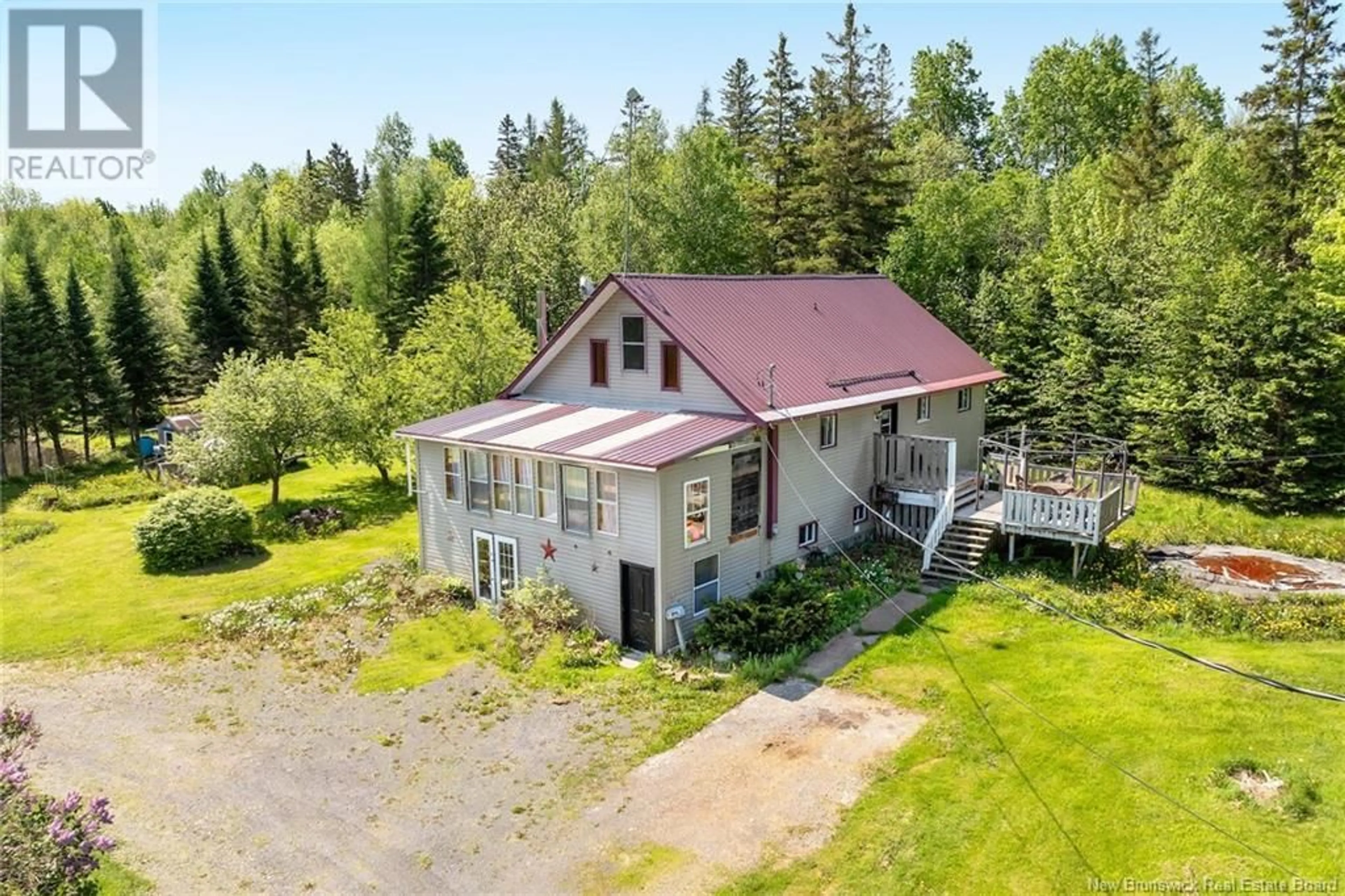 A pic from outside/outdoor area/front of a property/back of a property/a pic from drone, building for 4731 ROUTE 104, Maplewood New Brunswick E6E2A8