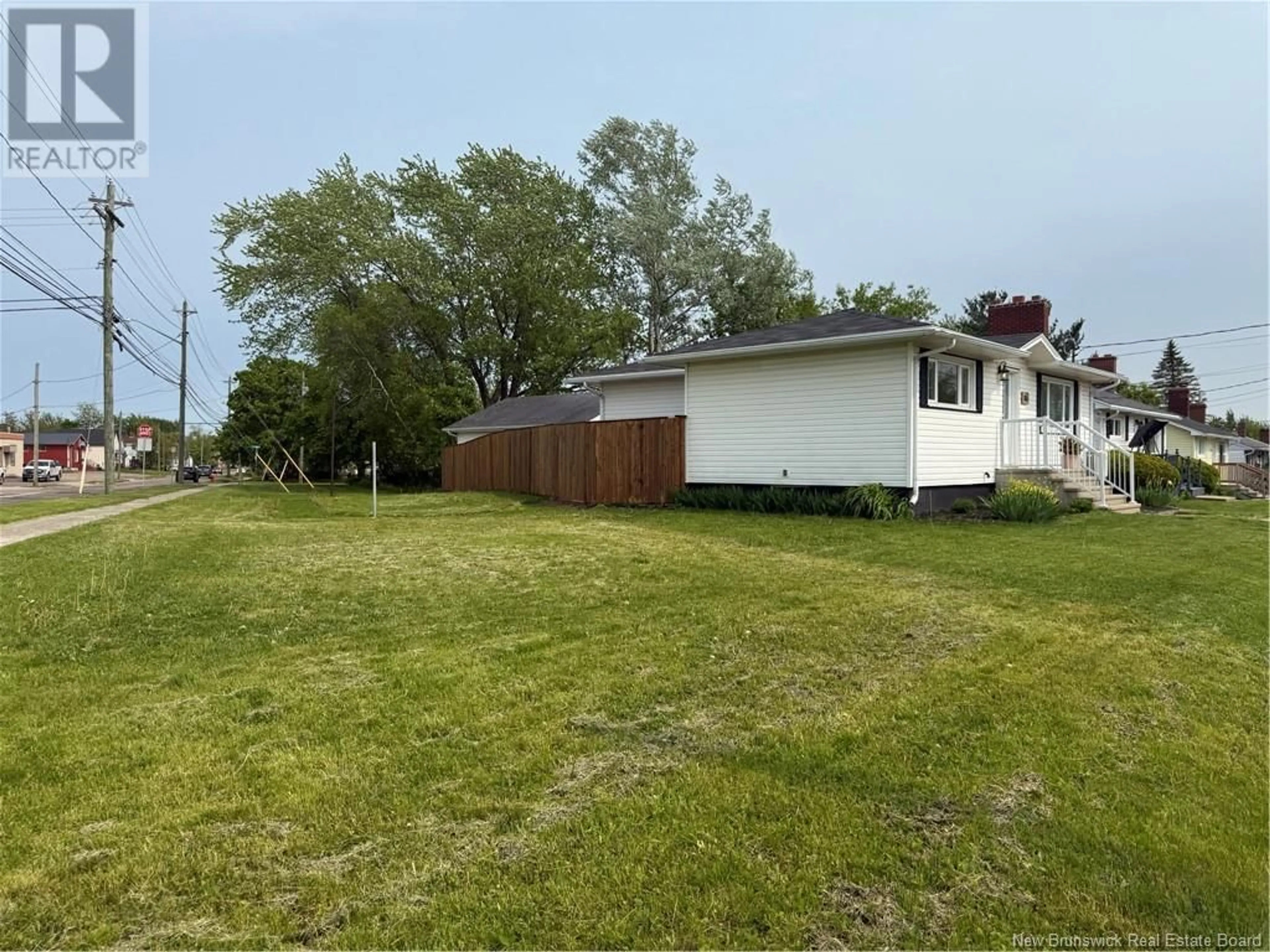 A pic from outside/outdoor area/front of a property/back of a property/a pic from drone, unknown for 85 NINTH STREET, Moncton New Brunswick E1E3E5