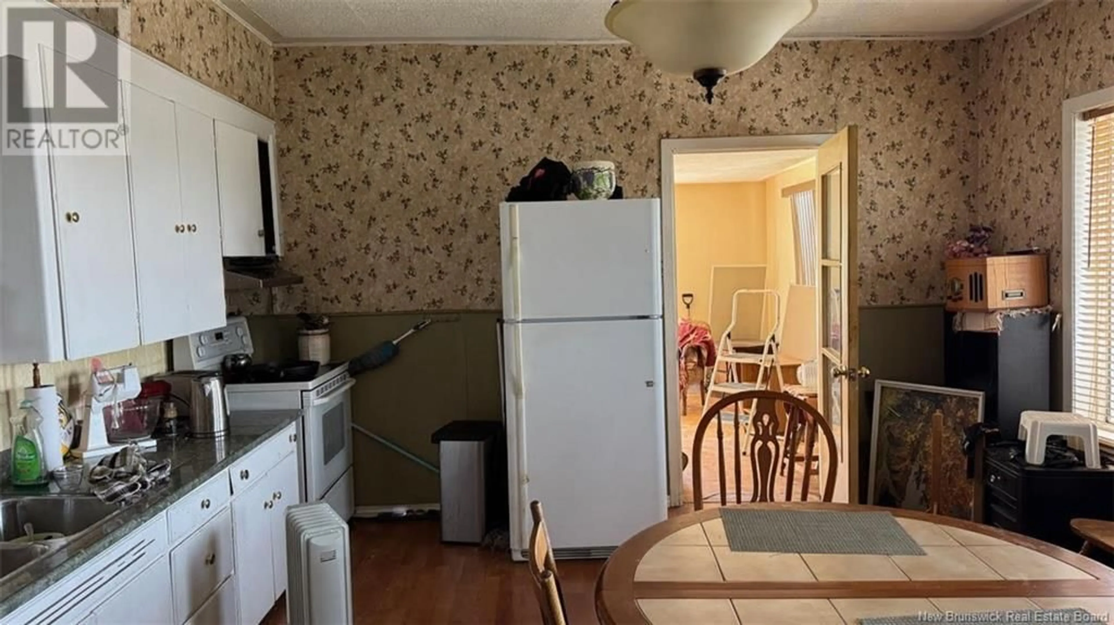 Standard kitchen, unknown for 11029 ROUTE 144, Saint-Léonard-Parent New Brunswick E7E2S6