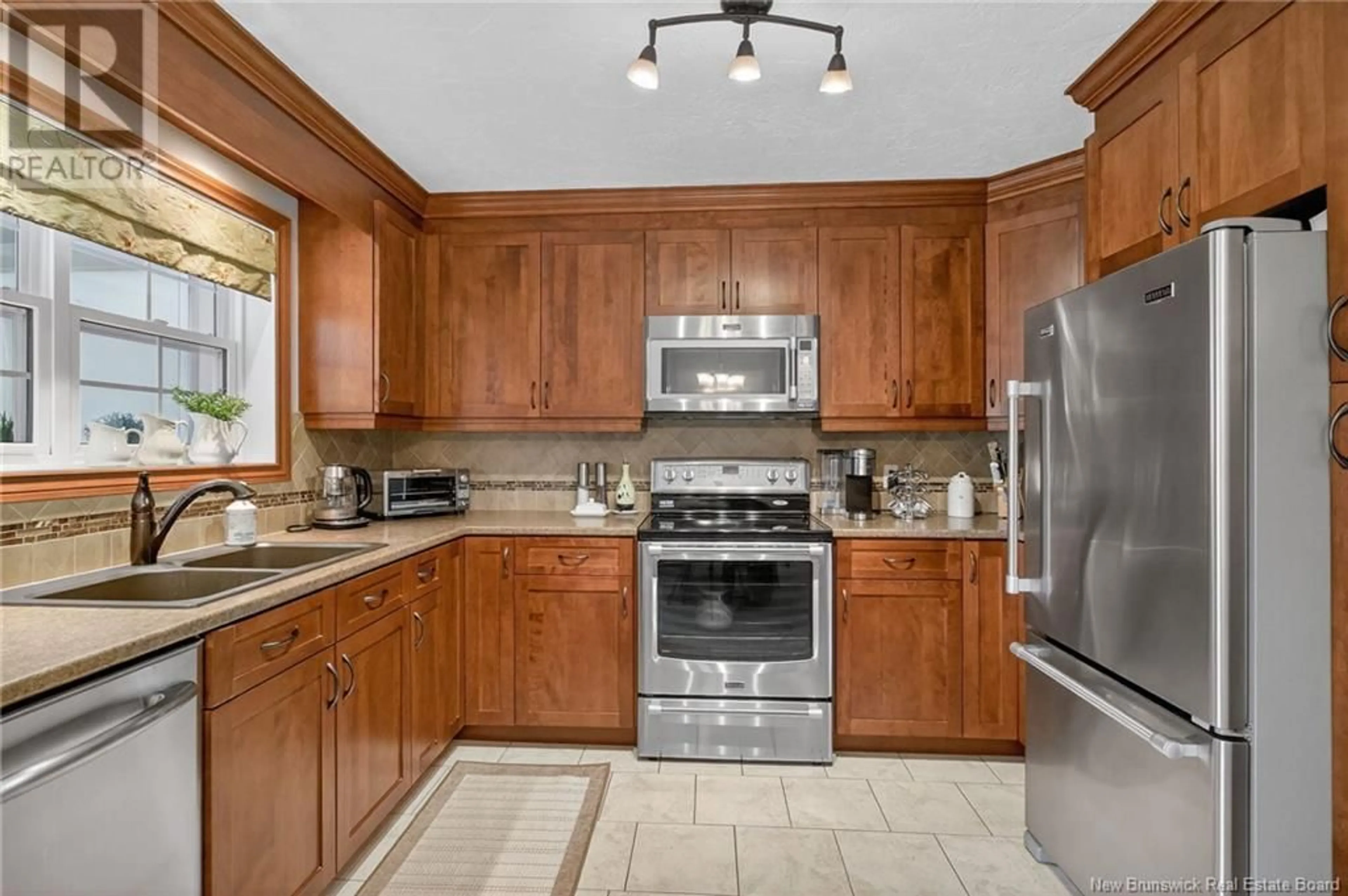 Standard kitchen, ceramic/tile floor for 96 COLUMBUS AVENUE, Moncton New Brunswick E1A5E4