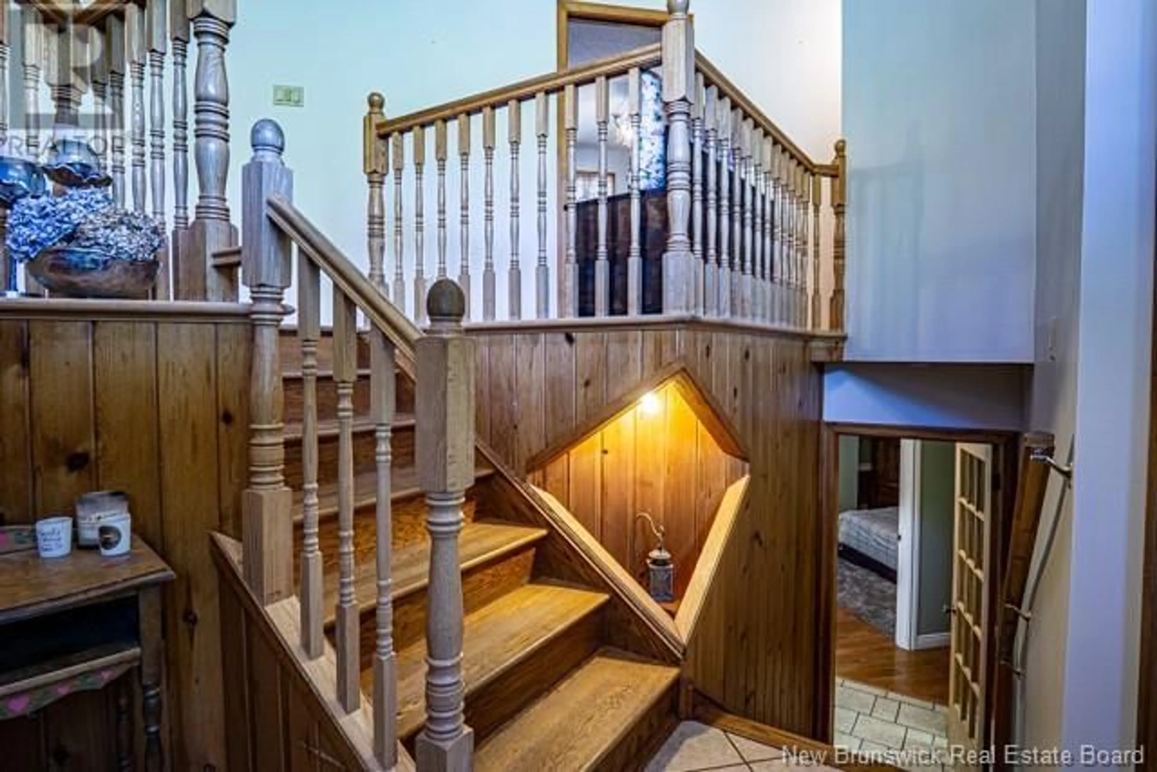 Indoor foyer for 340 MACDONALD AVENUE, Oromocto New Brunswick E2V2J3