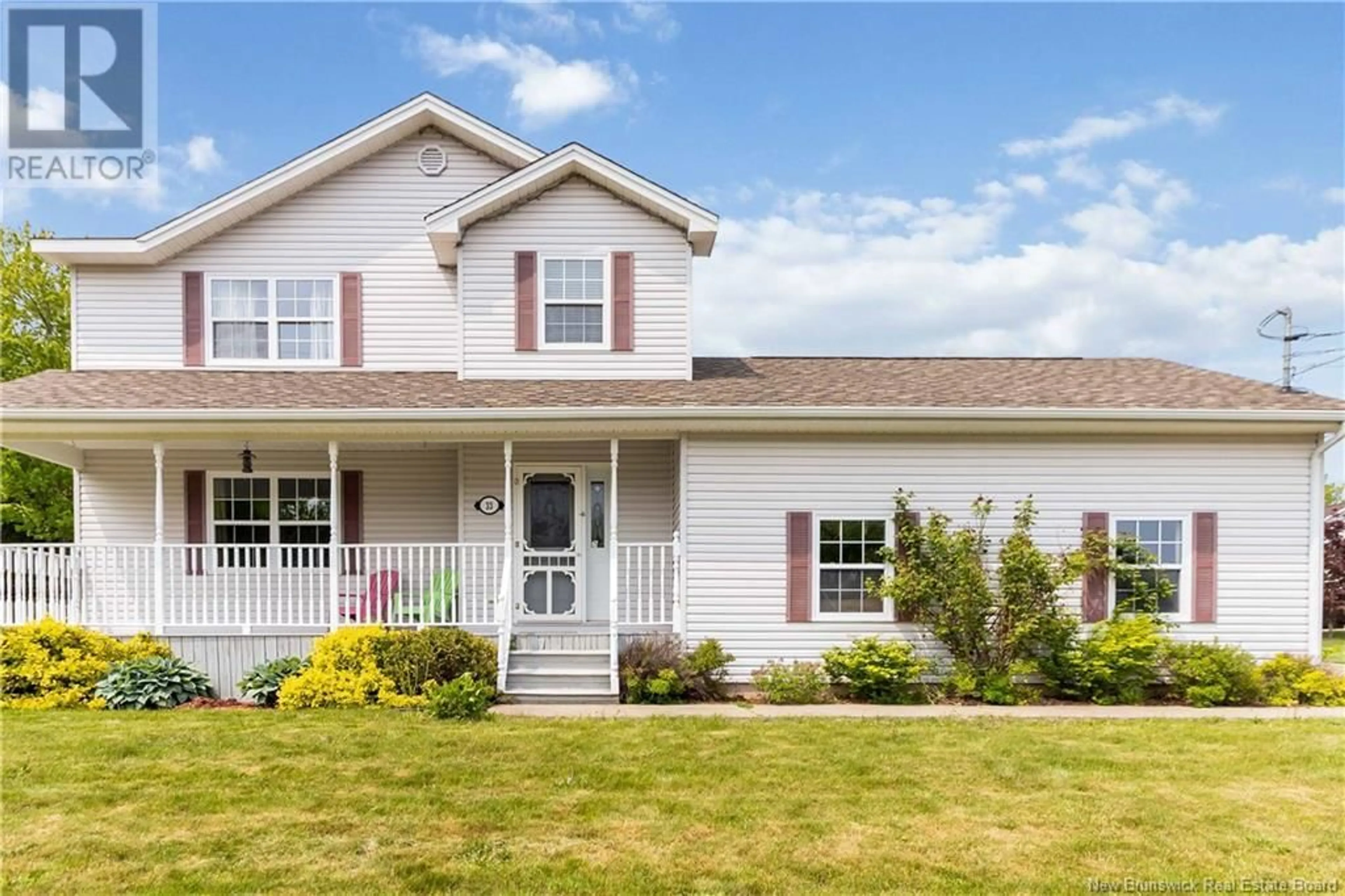 Home with vinyl exterior material, street for 33 MAGNOLIA, Moncton New Brunswick E1A8C6