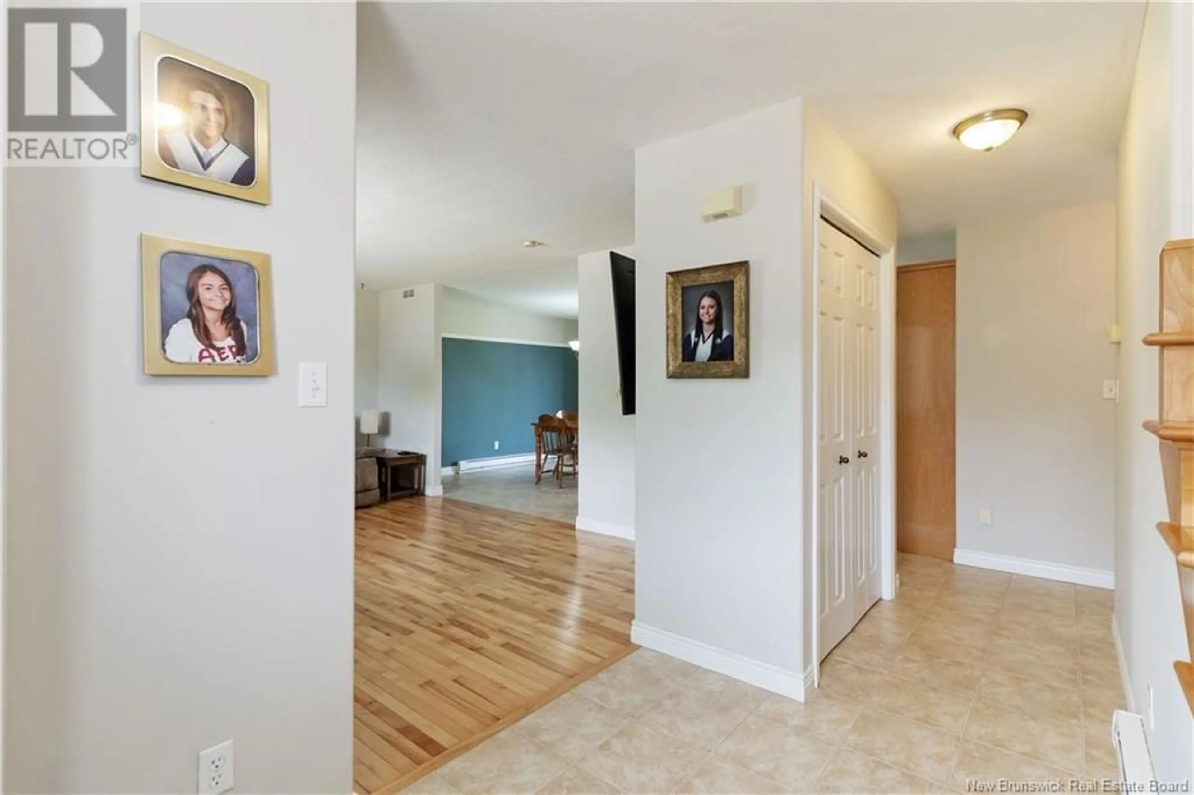 Indoor entryway for 33 MAGNOLIA, Moncton New Brunswick E1A8C6