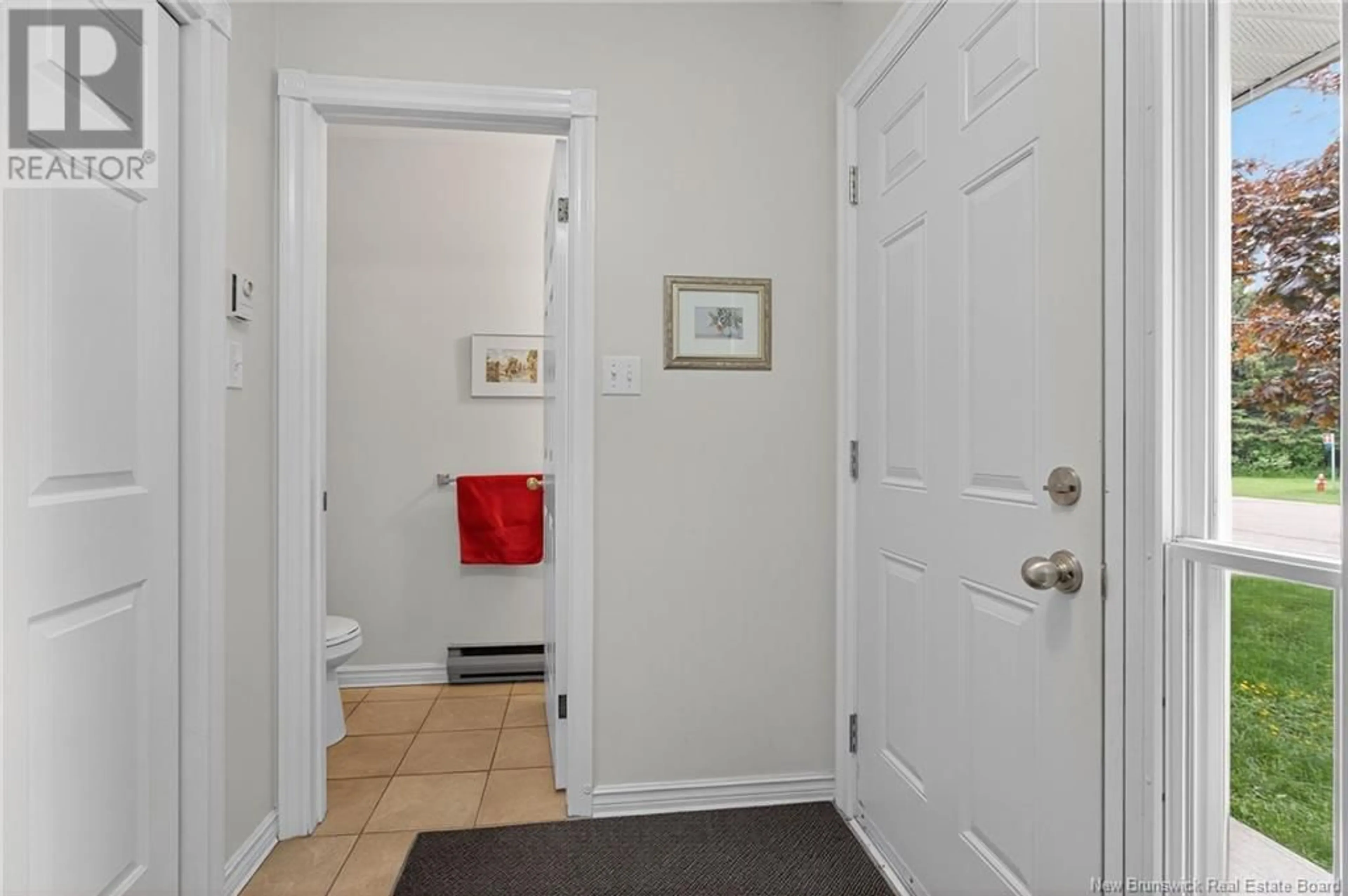 Indoor entryway for 2 - 707 LAURIER STREET, Dieppe New Brunswick E1A1Z4