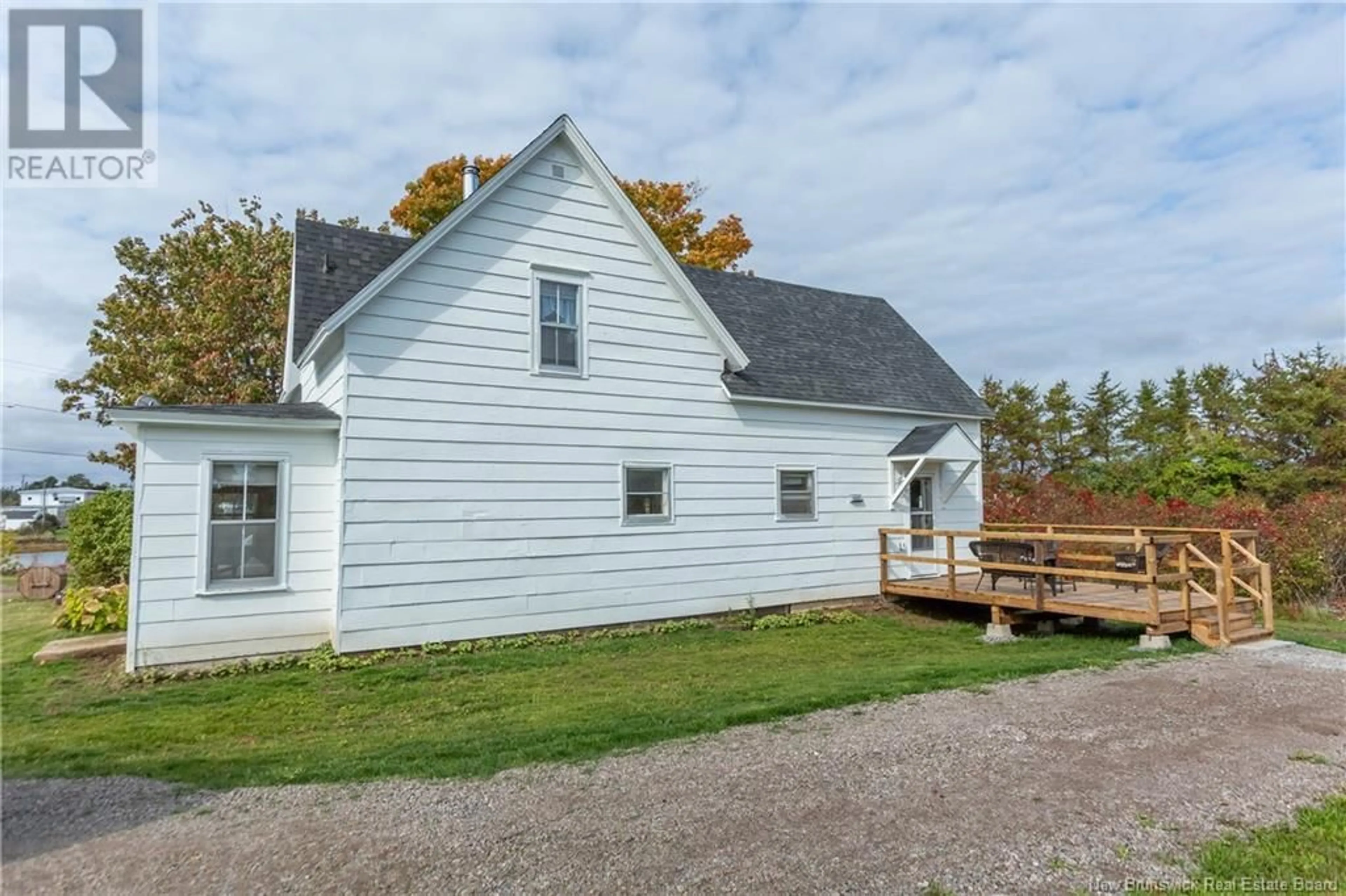 A pic from outside/outdoor area/front of a property/back of a property/a pic from drone, unknown for 13 MILL STREET, Port Elgin New Brunswick E4M2E5