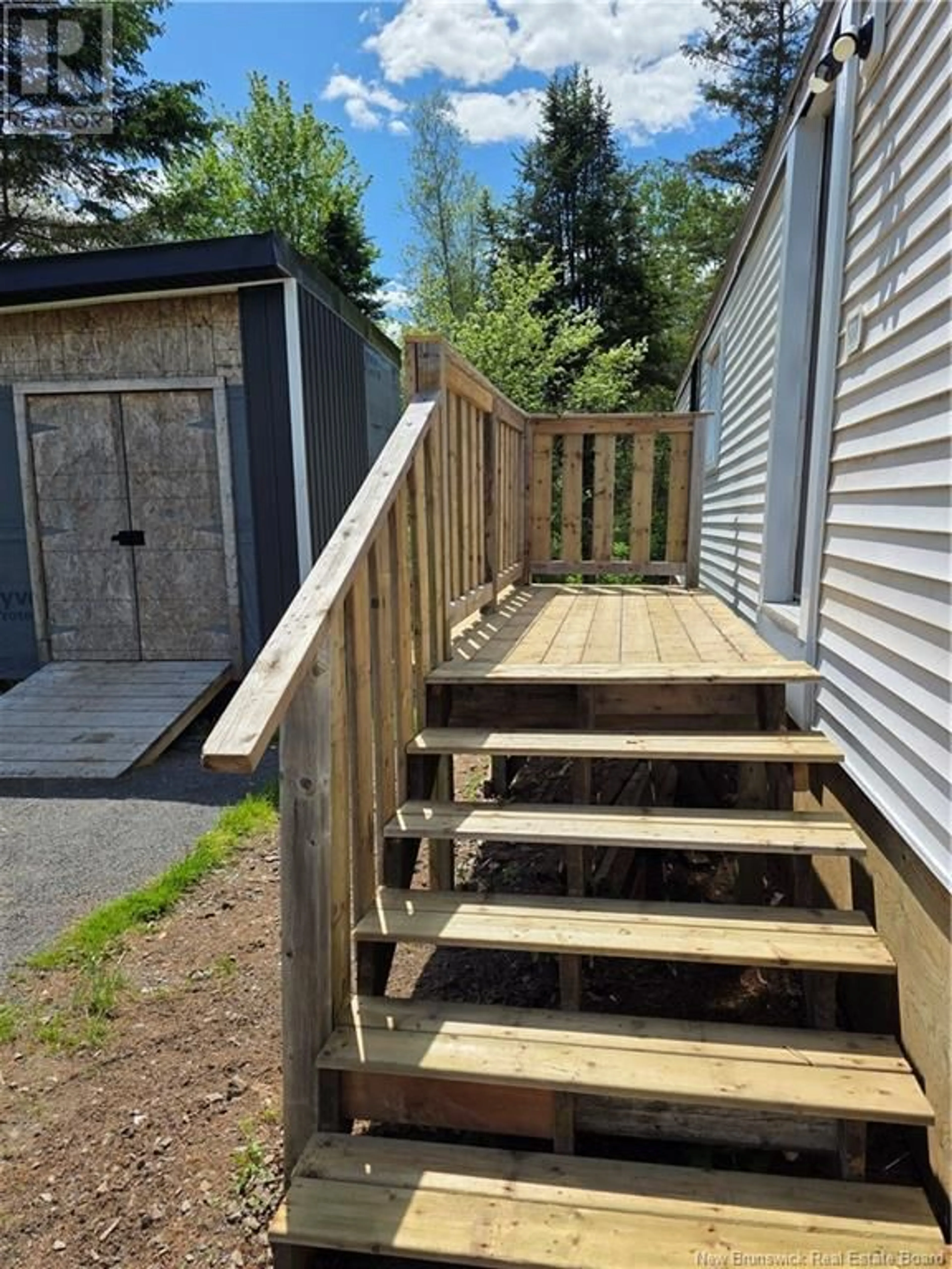 Stairs for 409 KINGSLEY ROAD, Kingsley New Brunswick E3G6C3