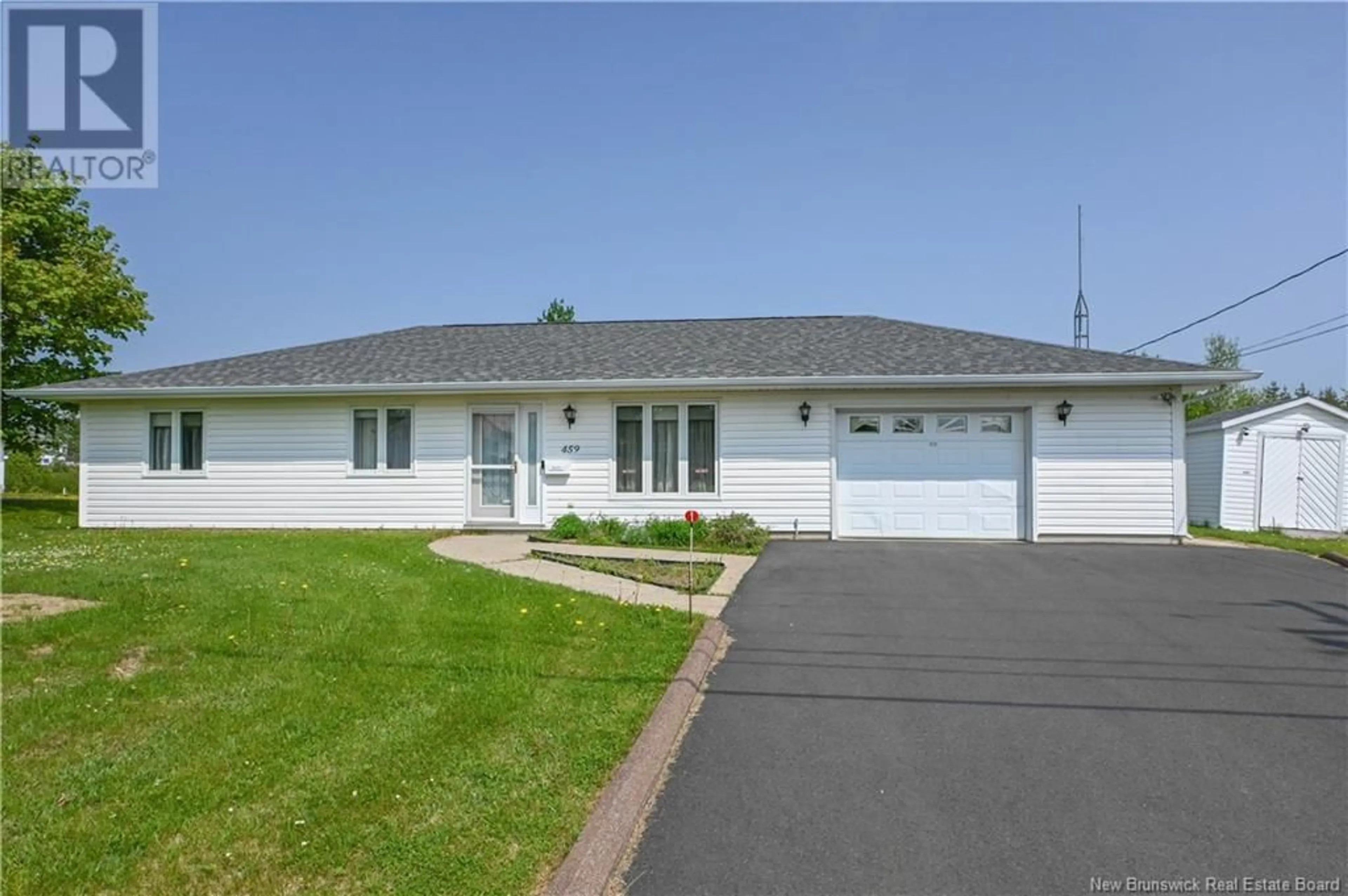 Home with vinyl exterior material, water/lake/river/ocean view for 459 RUE POINTE-À-BOULEAU STREET, Tracadie New Brunswick E1X1B6