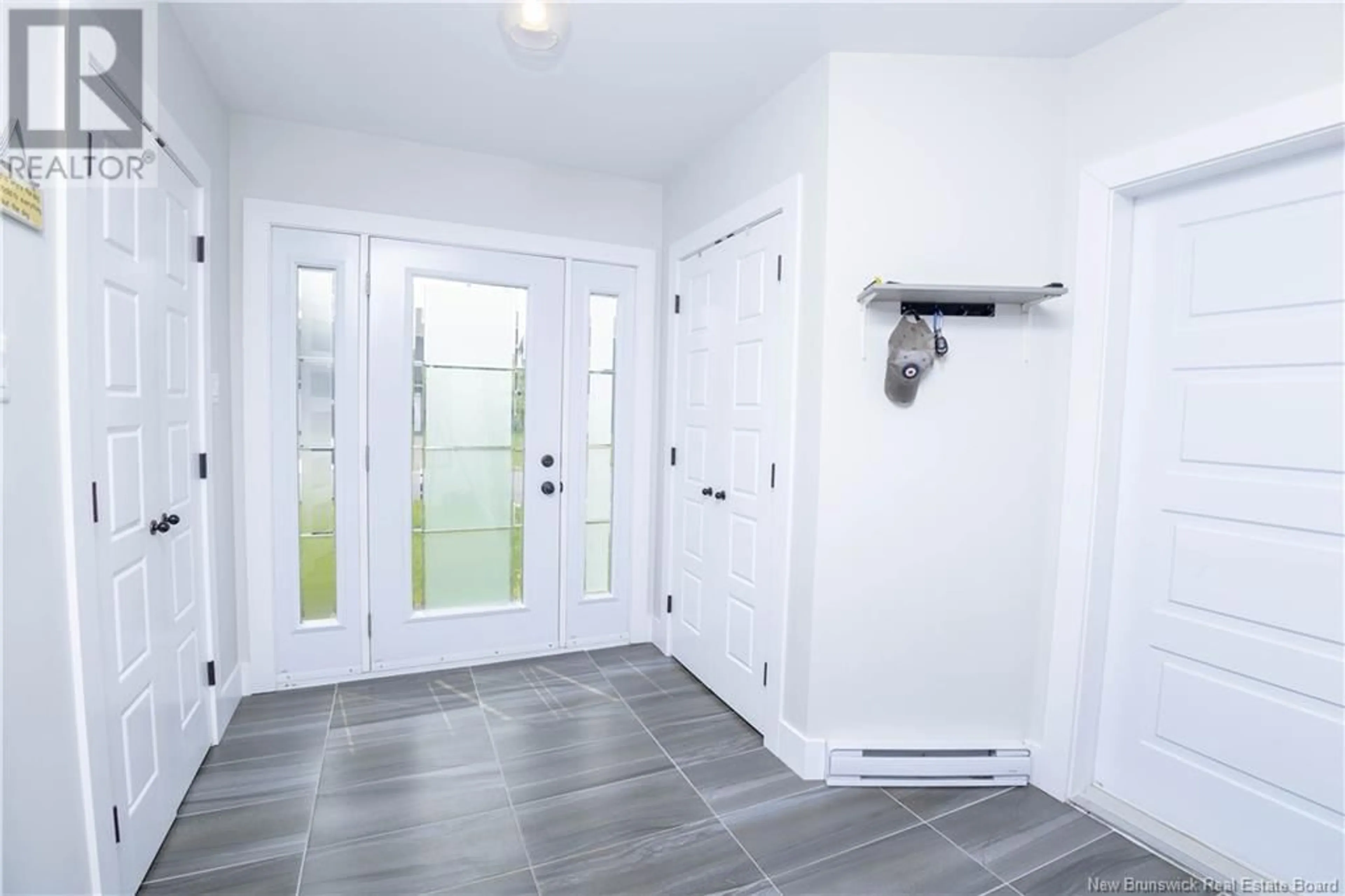 Indoor entryway for 35 DOHERTY DRIVE, Oromocto New Brunswick E2V0M7