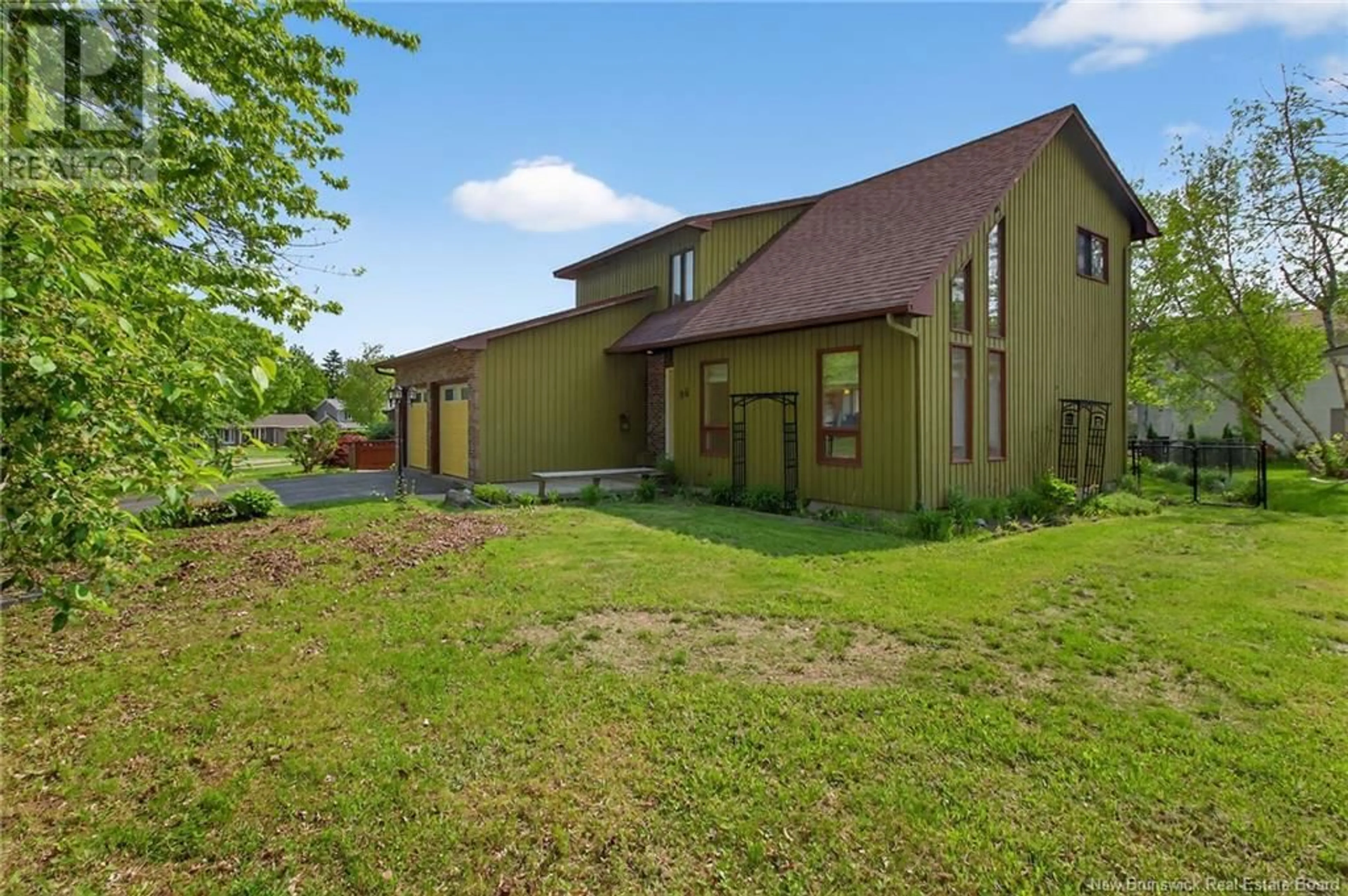 A pic from outside/outdoor area/front of a property/back of a property/a pic from drone, unknown for 96 TEAKWOOD WAY, Moncton New Brunswick E1G1V3