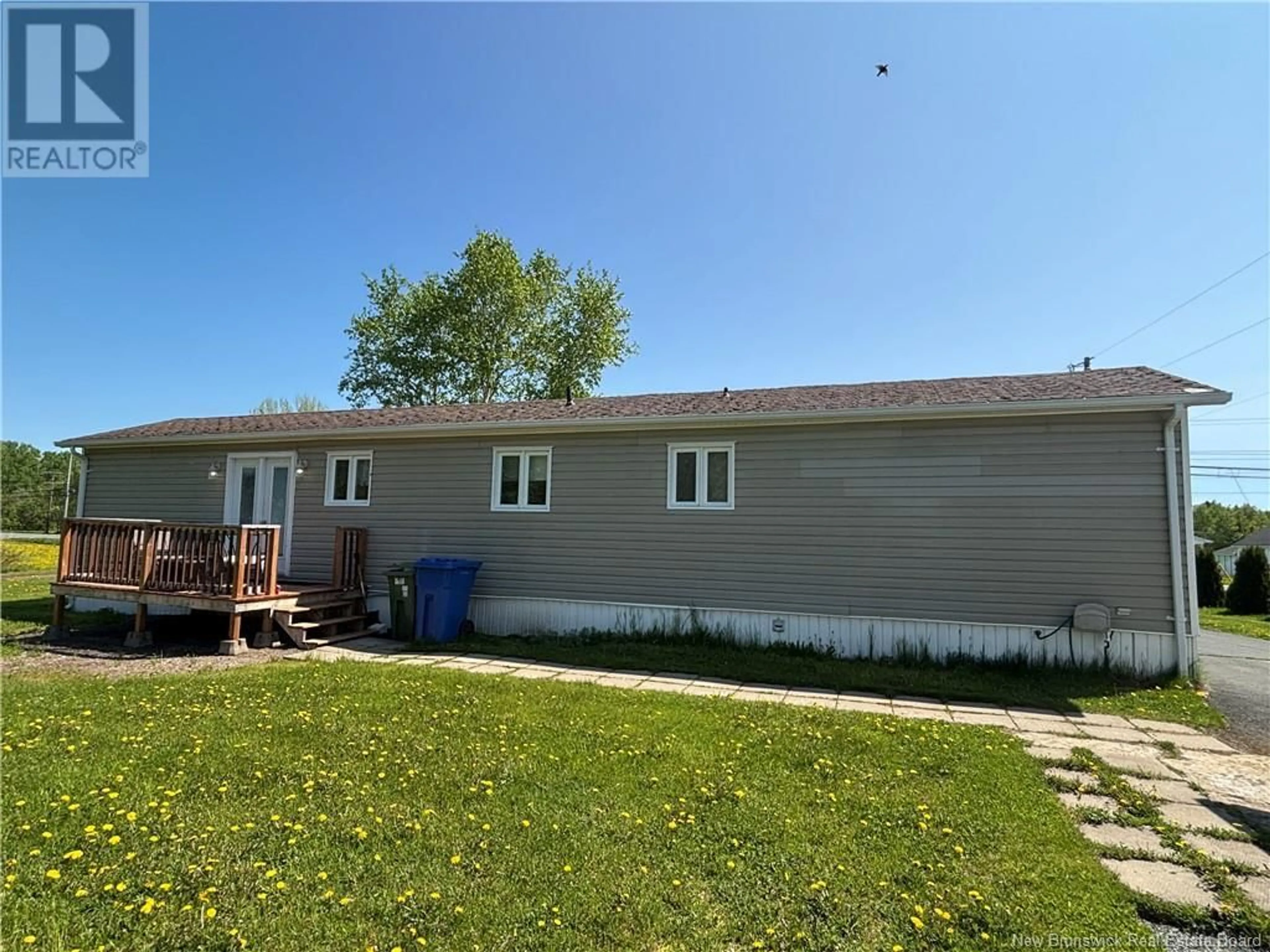 Home with vinyl exterior material, unknown for 48 ROUTE 134, Petit-Rocher-Nord New Brunswick E8J2H4
