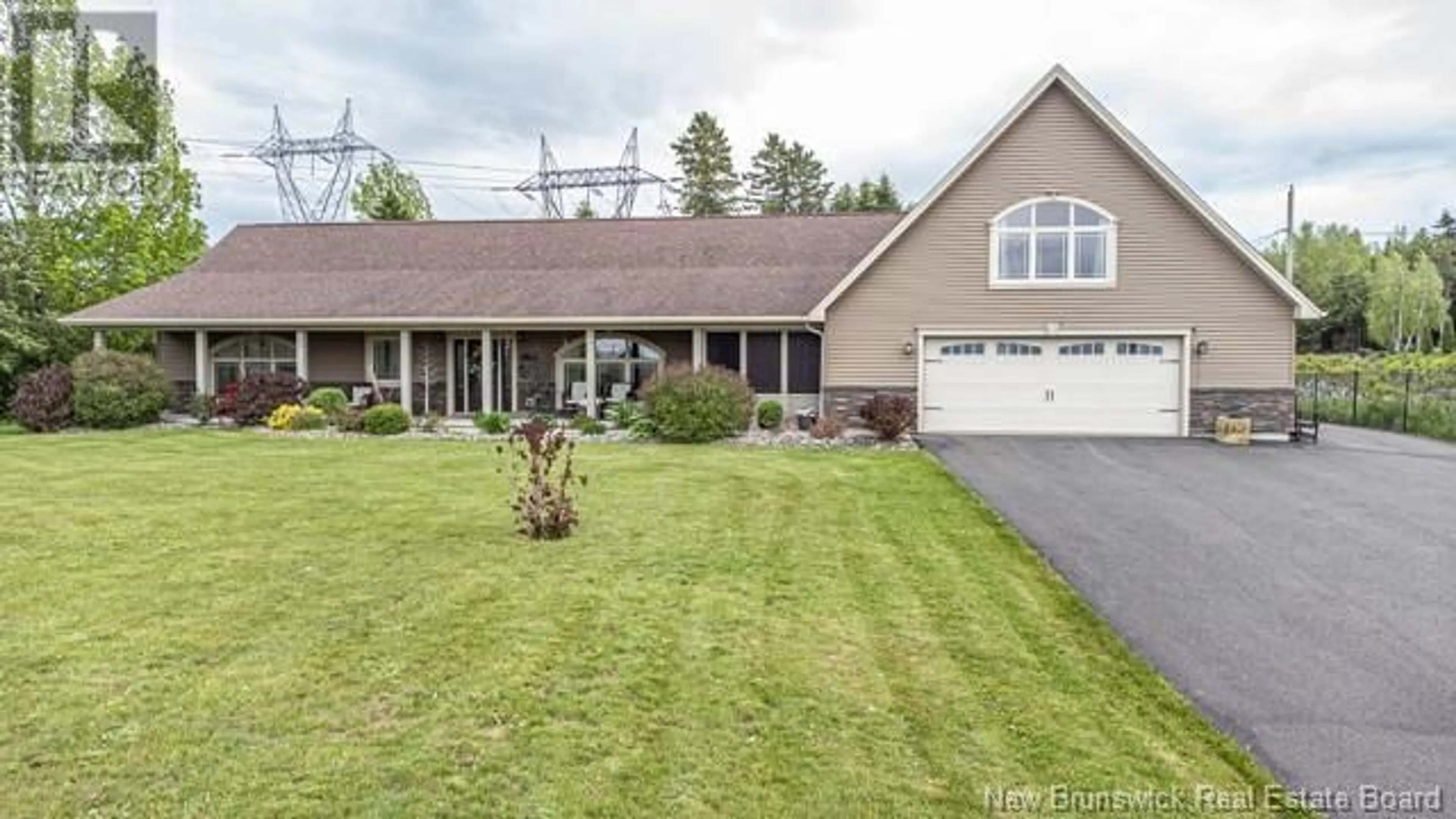 Home with vinyl exterior material, street for 5 SNOWSHOE STREET, Lower Kingsclear New Brunswick E3E0E9