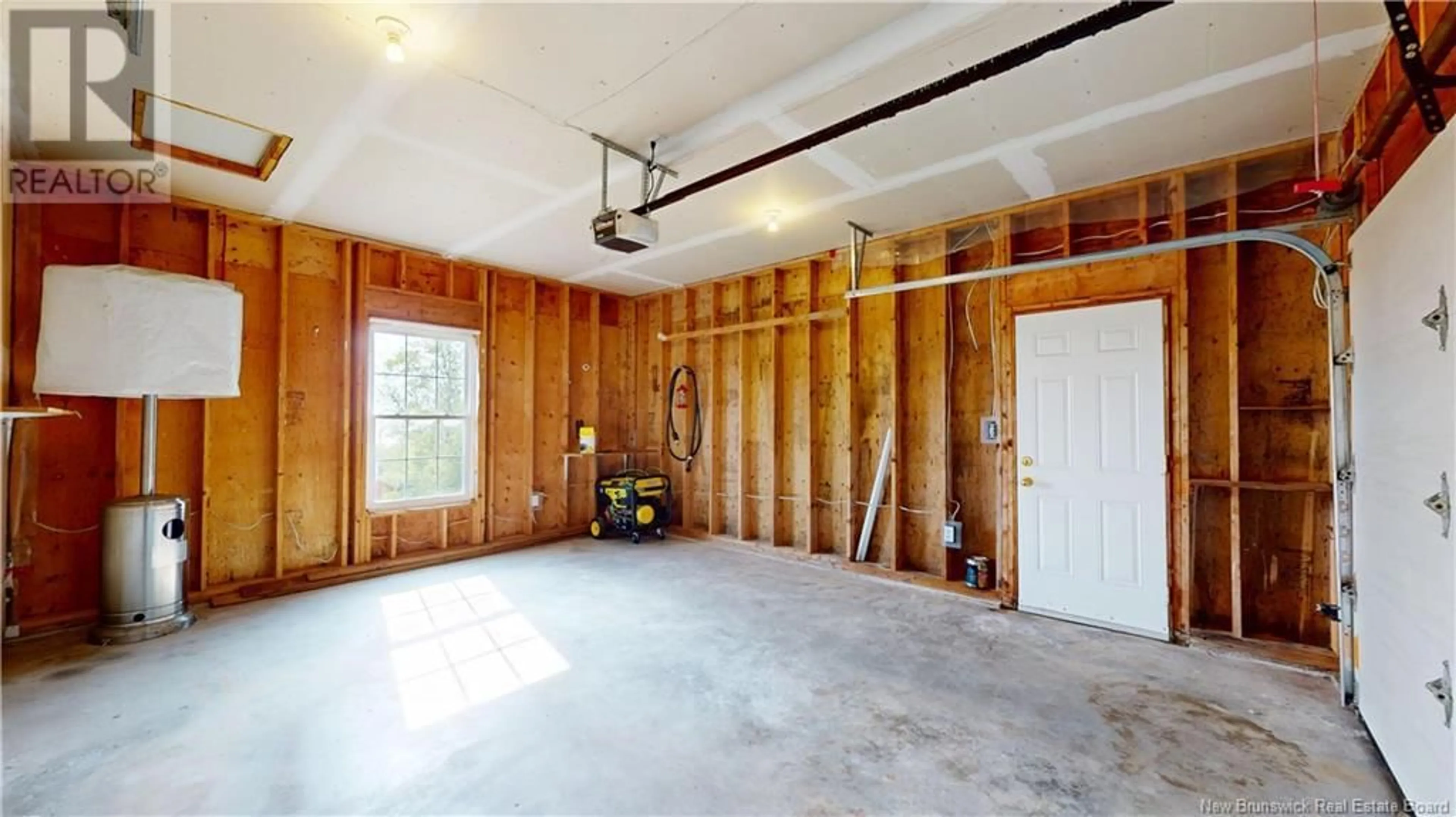 Indoor garage for 475 SHORE ROAD, Breadalbane New Brunswick E5C1P2