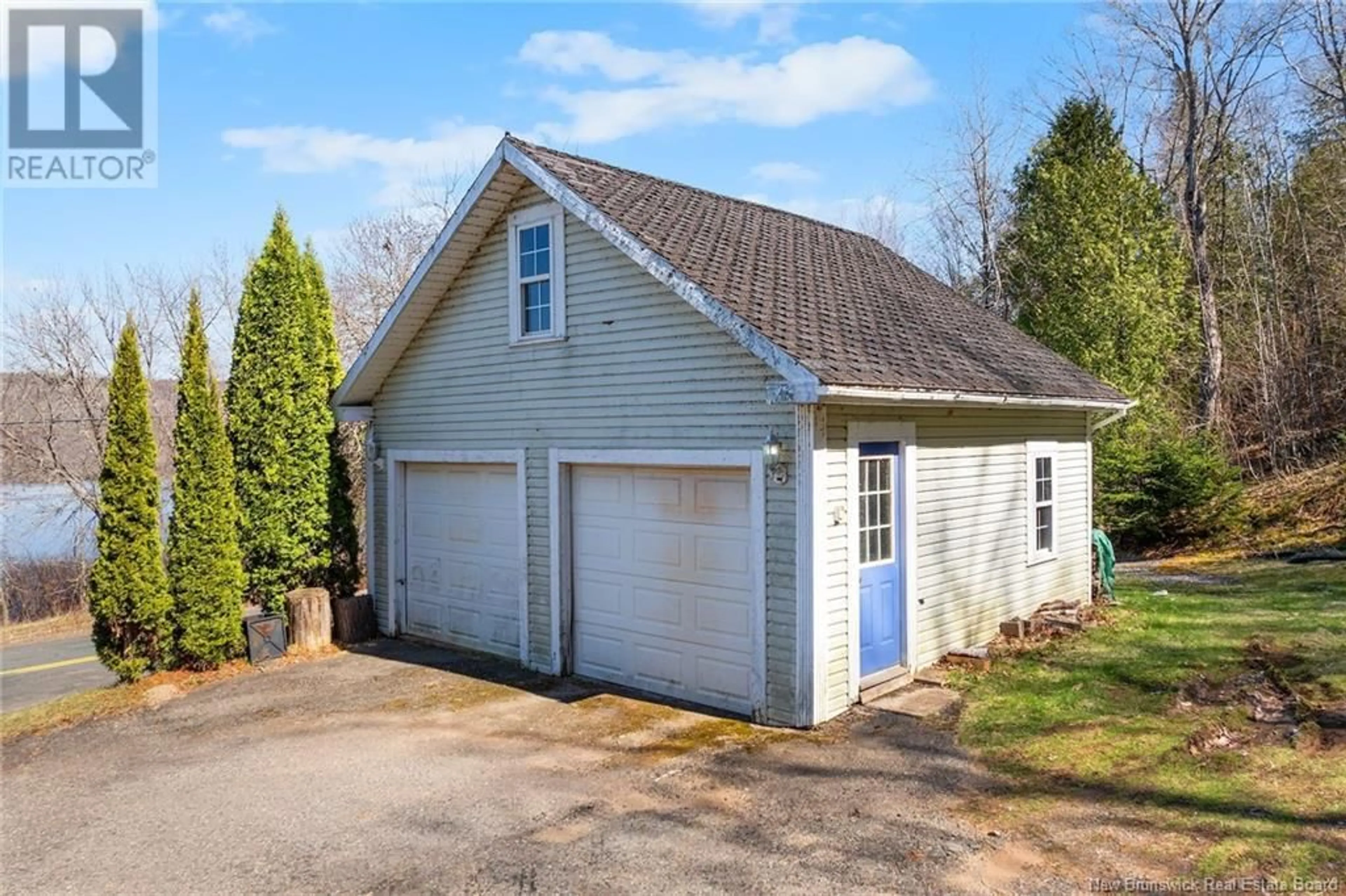 Indoor garage for 5298 ROUTE 102, Hampstead New Brunswick E5M2C2