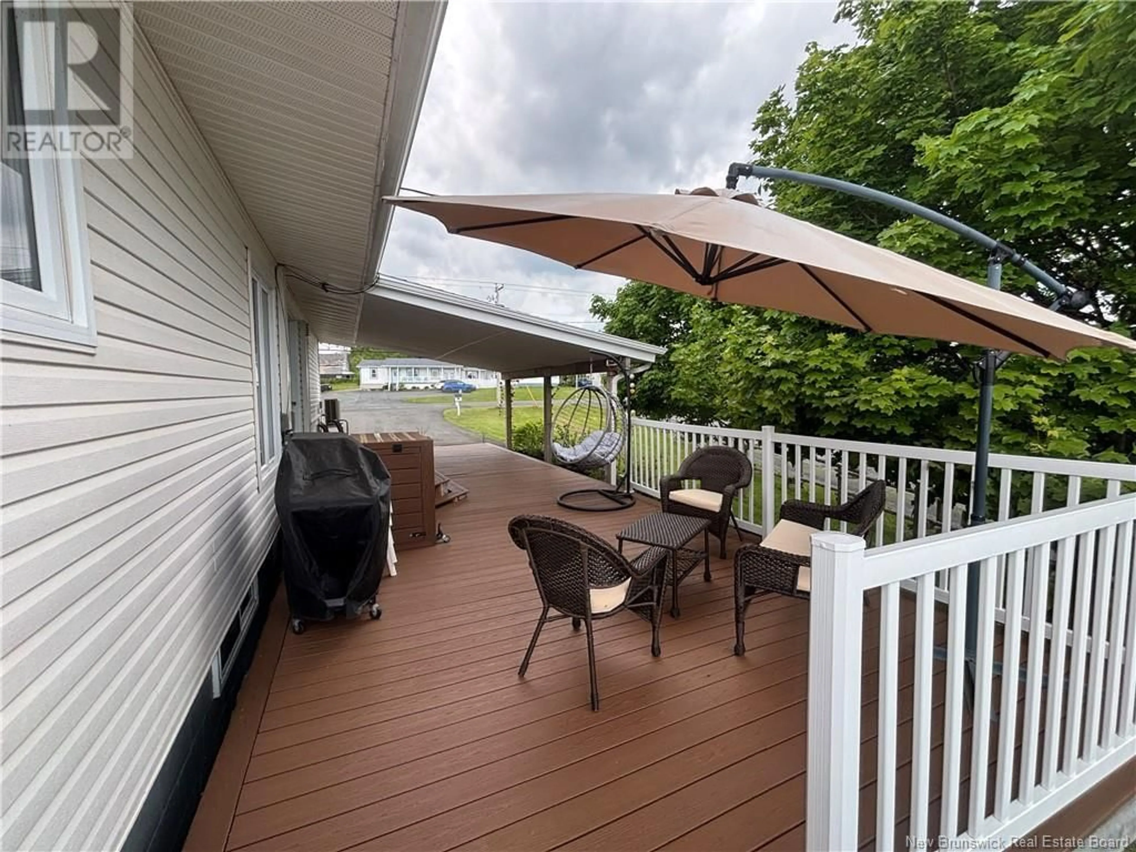 Patio, water/lake/river/ocean view for 529 RUE PRINCIPALE, Pointe-Verte New Brunswick E8J3A2