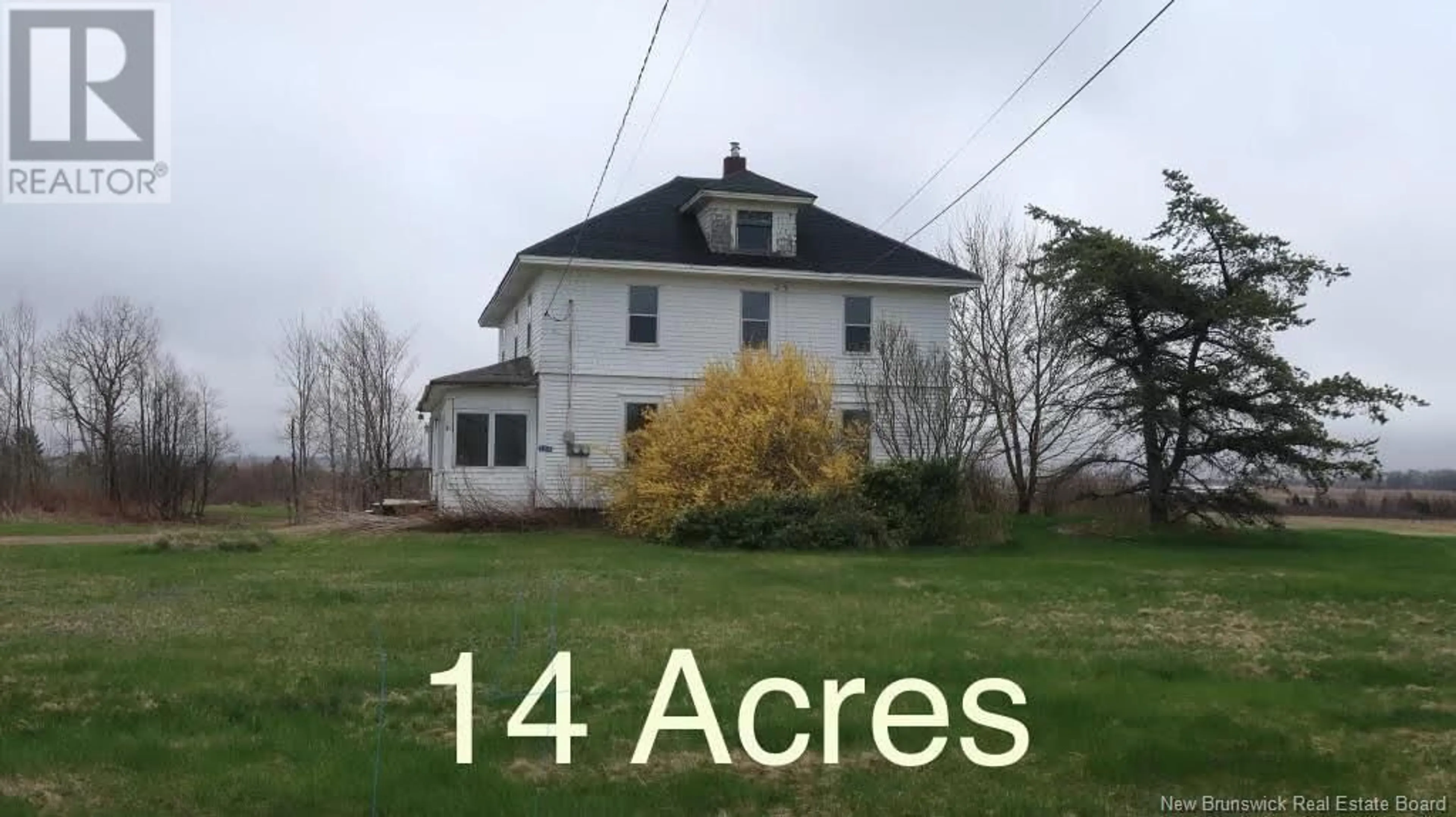 A pic from outside/outdoor area/front of a property/back of a property/a pic from drone, street for 124 QUEENS ROAD, Sackville New Brunswick E4L2B6