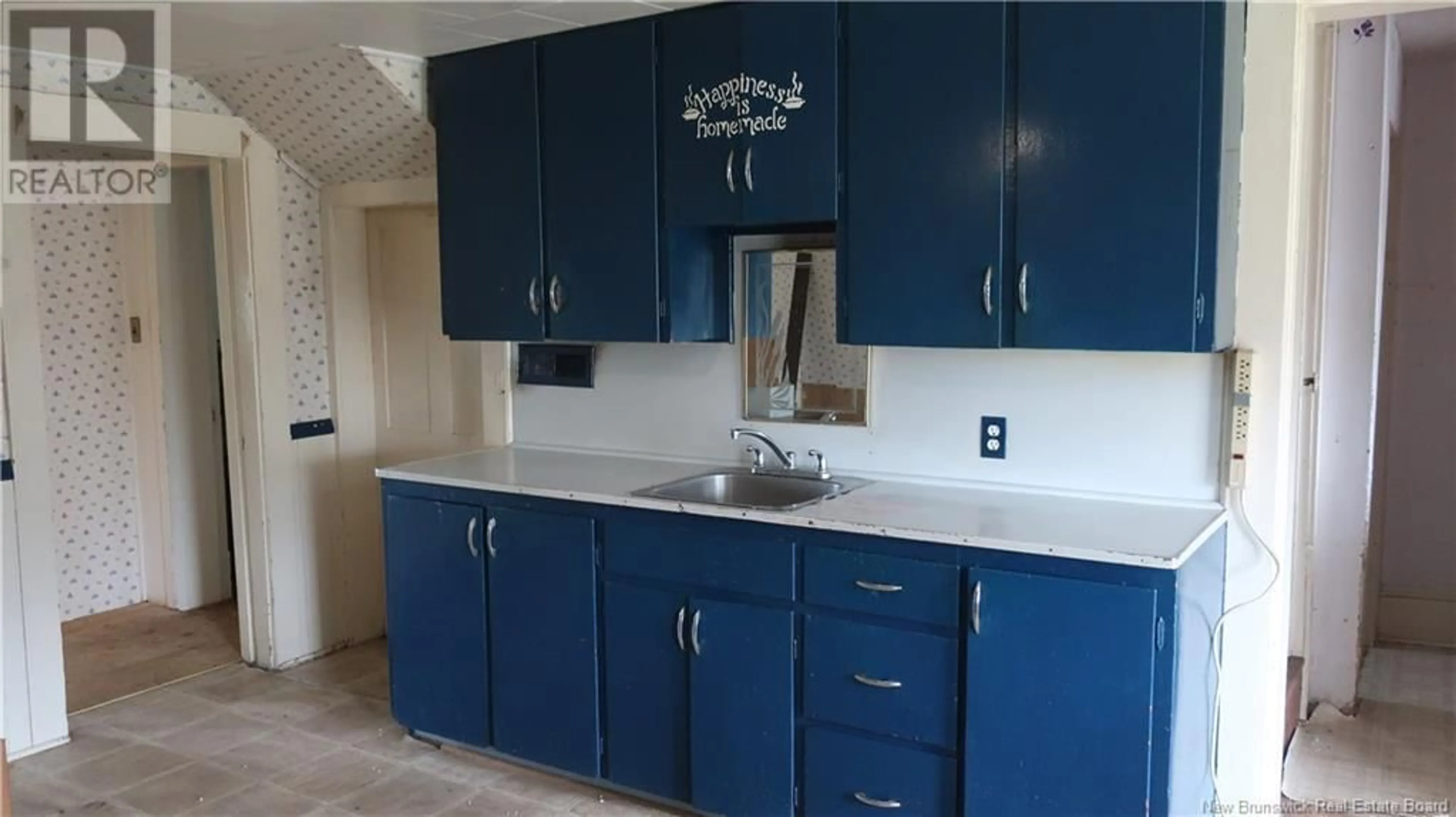 Standard kitchen, ceramic/tile floor for 124 QUEENS ROAD, Sackville New Brunswick E4L2B6