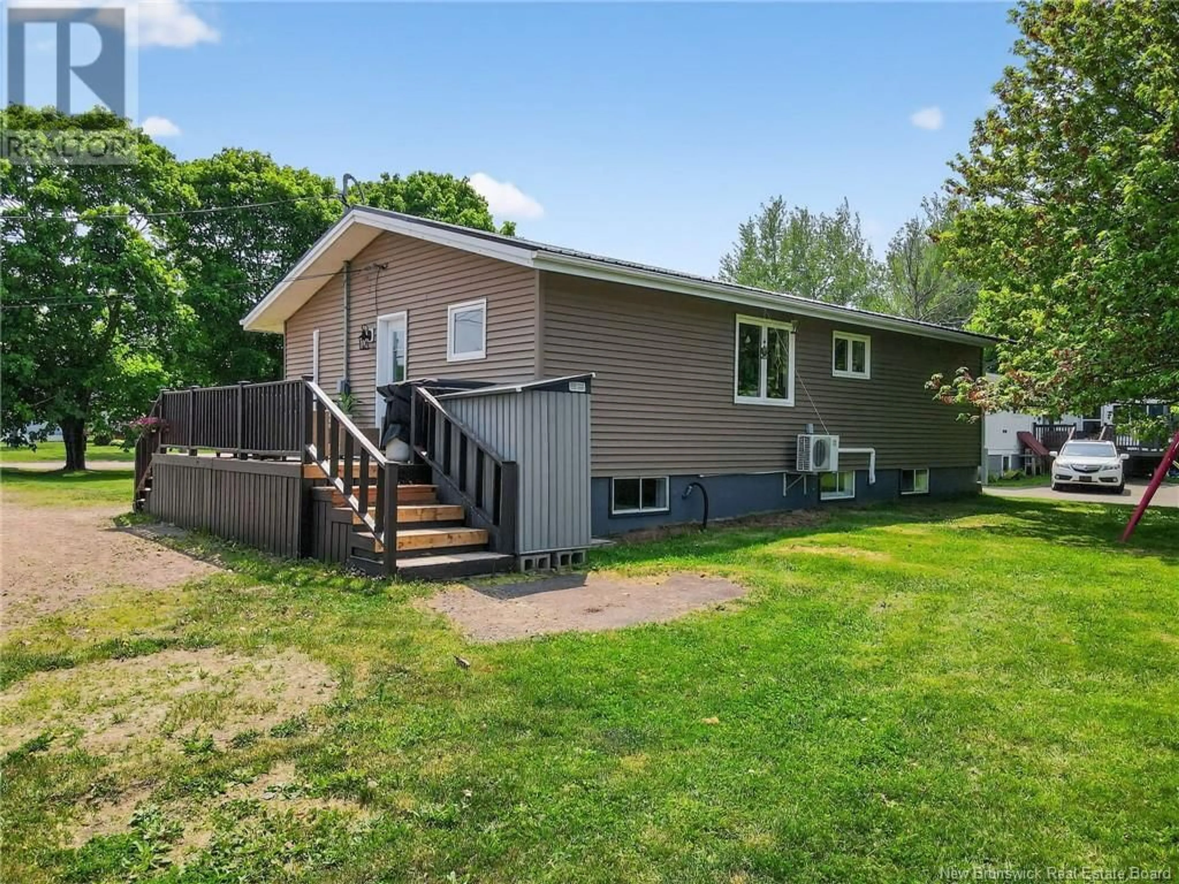 Home with vinyl exterior material, unknown for 1406 RTE 133, Grand-Barachois New Brunswick E4P8G7