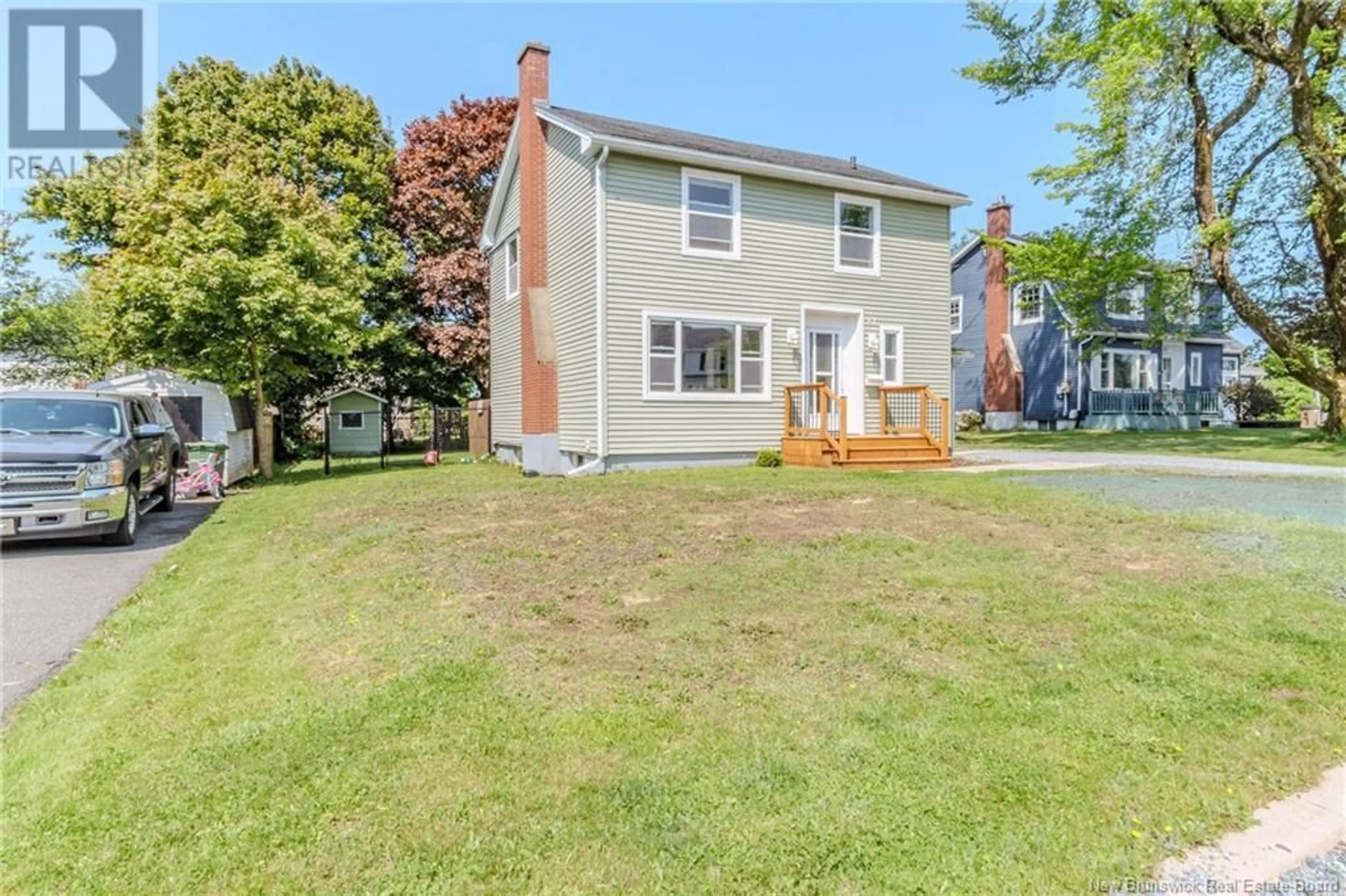A pic from outside/outdoor area/front of a property/back of a property/a pic from drone, street for 61 CENTRAL AVENUE, Saint John New Brunswick E2M4C5