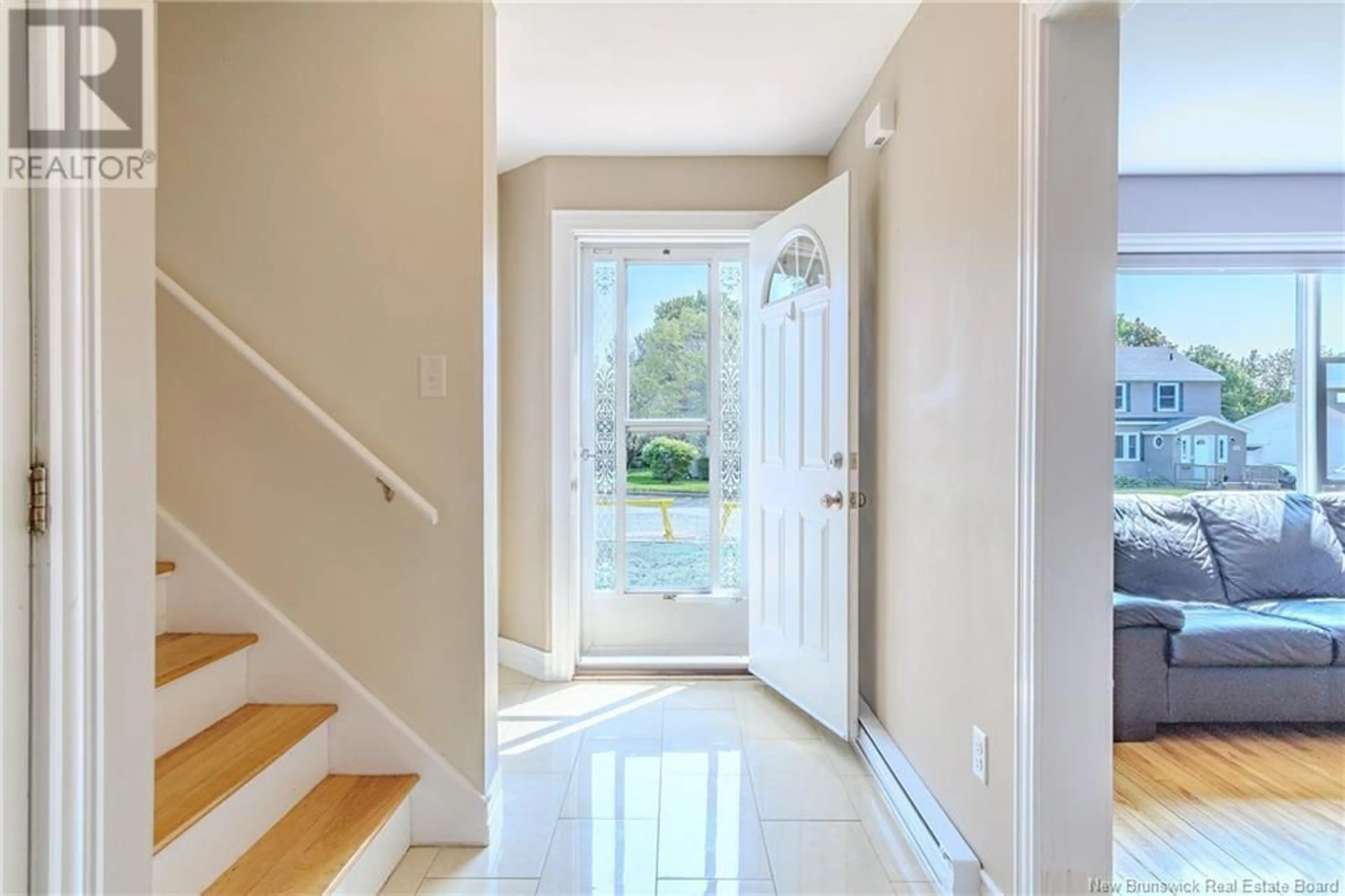 Indoor entryway for 61 CENTRAL AVENUE, Saint John New Brunswick E2M4C5