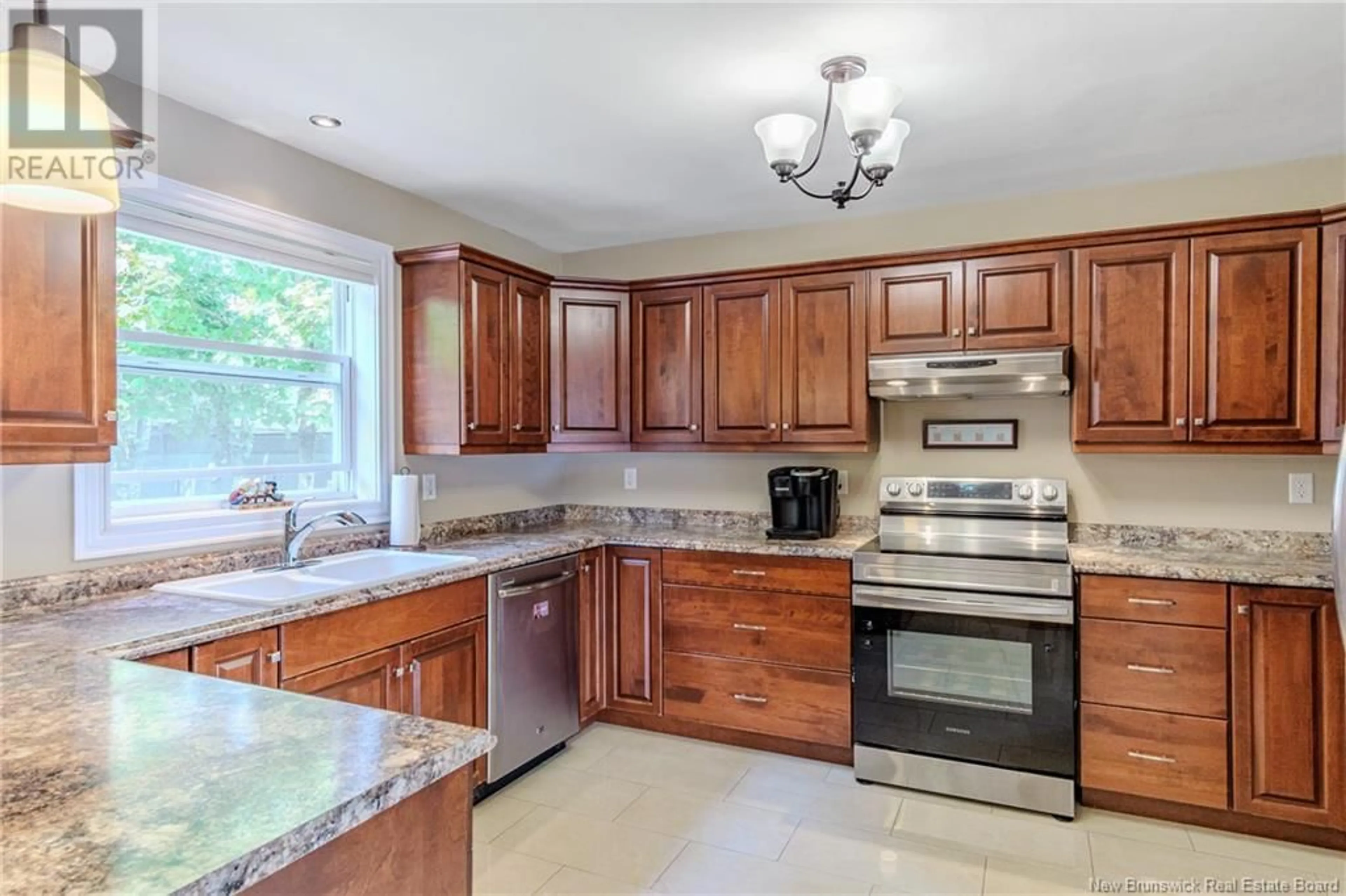 Standard kitchen, ceramic/tile floor for 61 CENTRAL AVENUE, Saint John New Brunswick E2M4C5