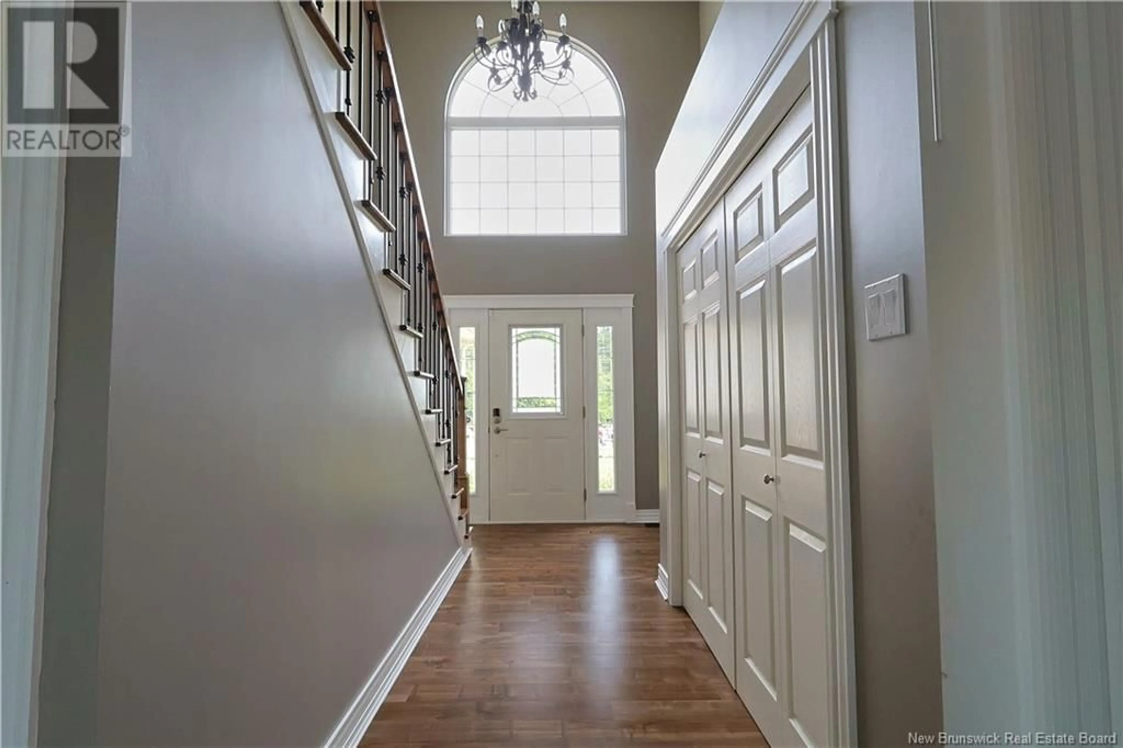 Indoor foyer for 733 CHARTERSVILLE ROAD, Dieppe New Brunswick E1A1K7