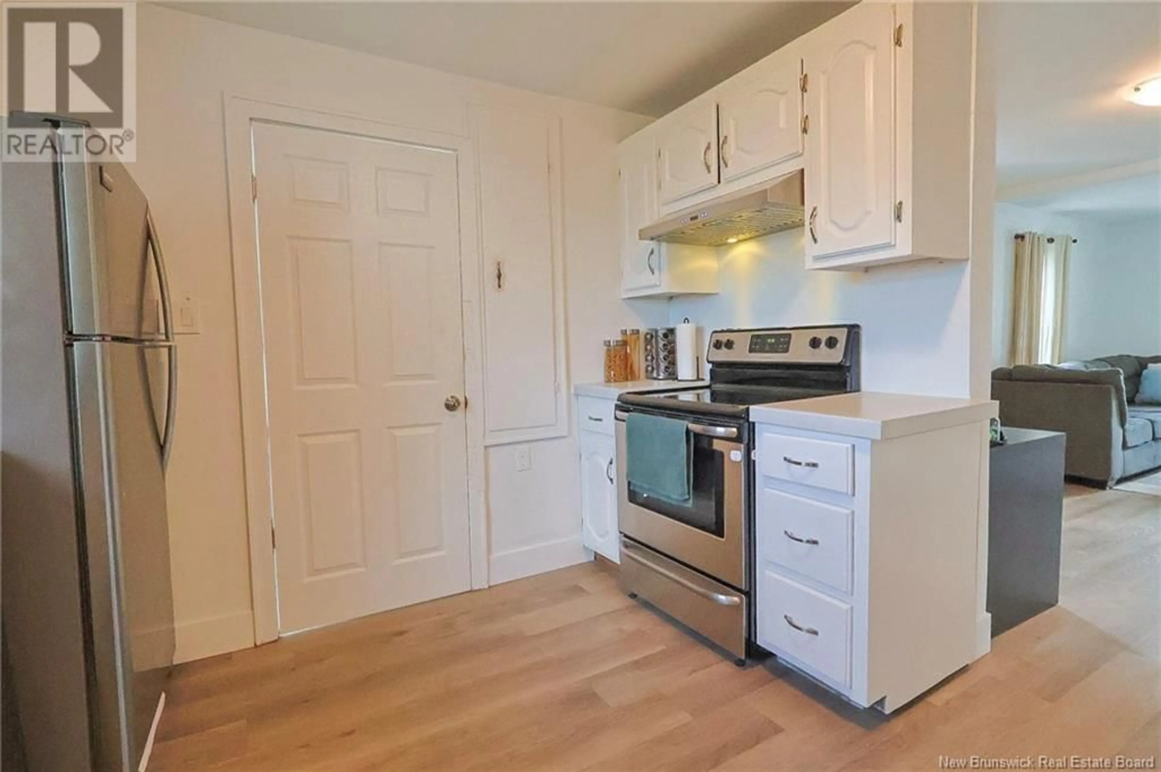 Standard kitchen, wood/laminate floor for 69 CEDAR, Moncton New Brunswick E1C7L3
