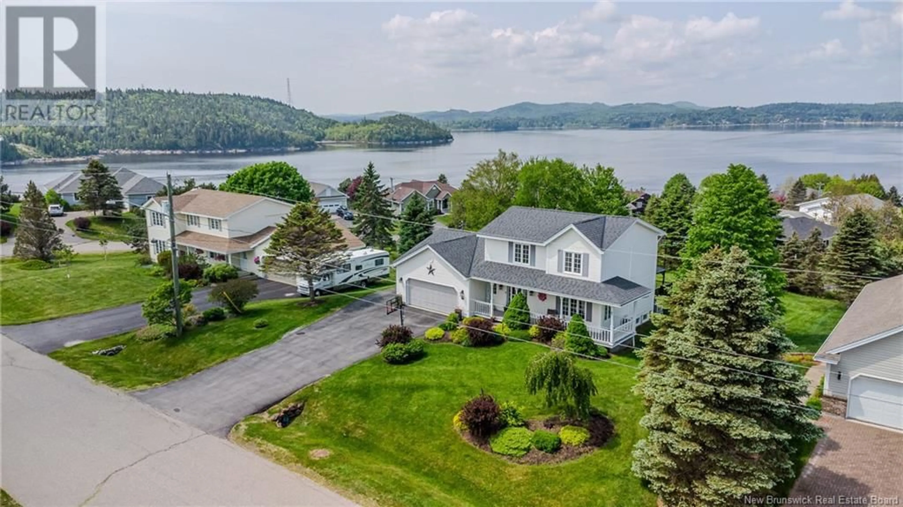 A pic from outside/outdoor area/front of a property/back of a property/a pic from drone, water/lake/river/ocean view for 36 BLANCHARD LANE, Saint John New Brunswick E2K5K4