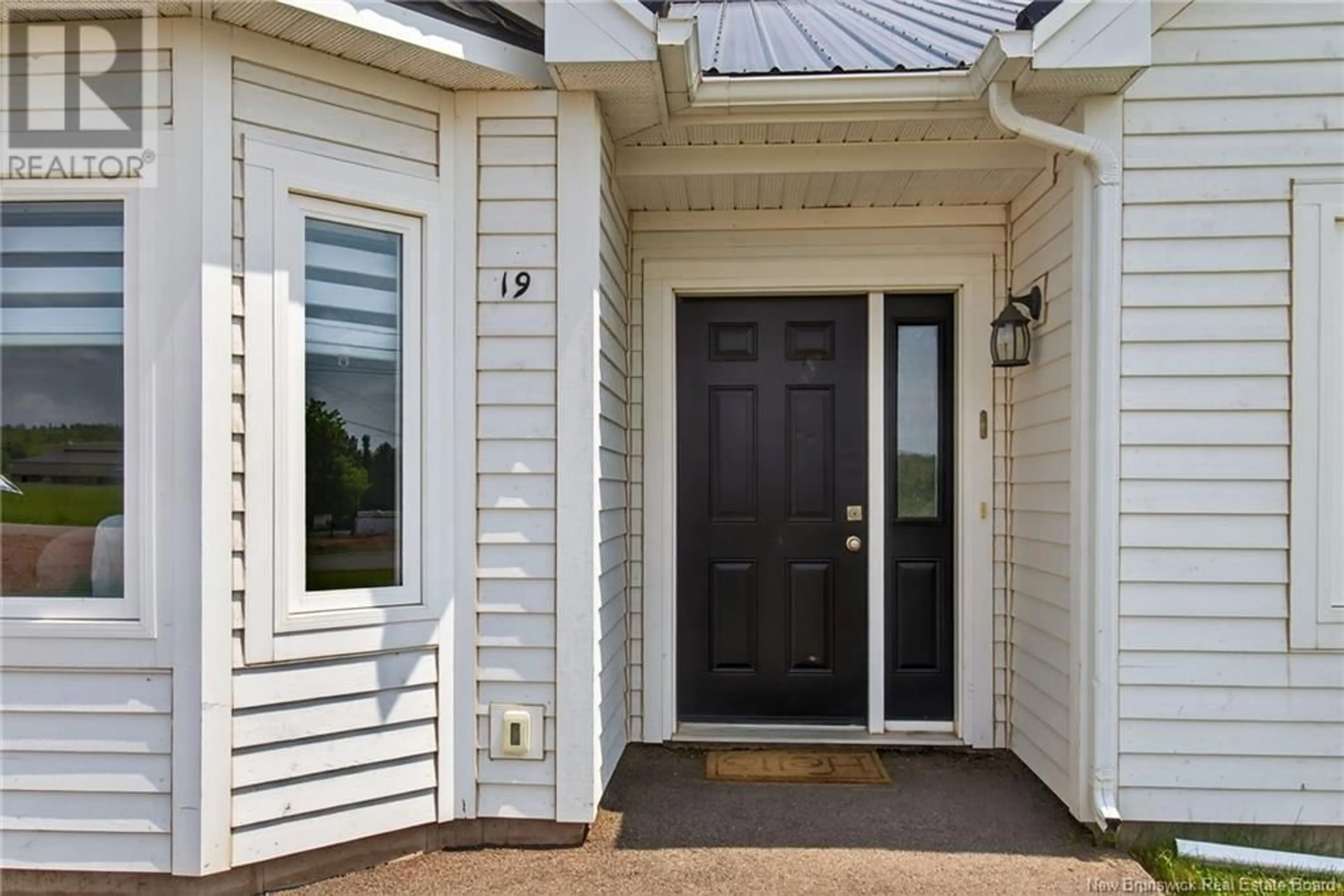 Indoor entryway for 19 BRAAM CRESCENT, Hillsborough New Brunswick E4H0B6