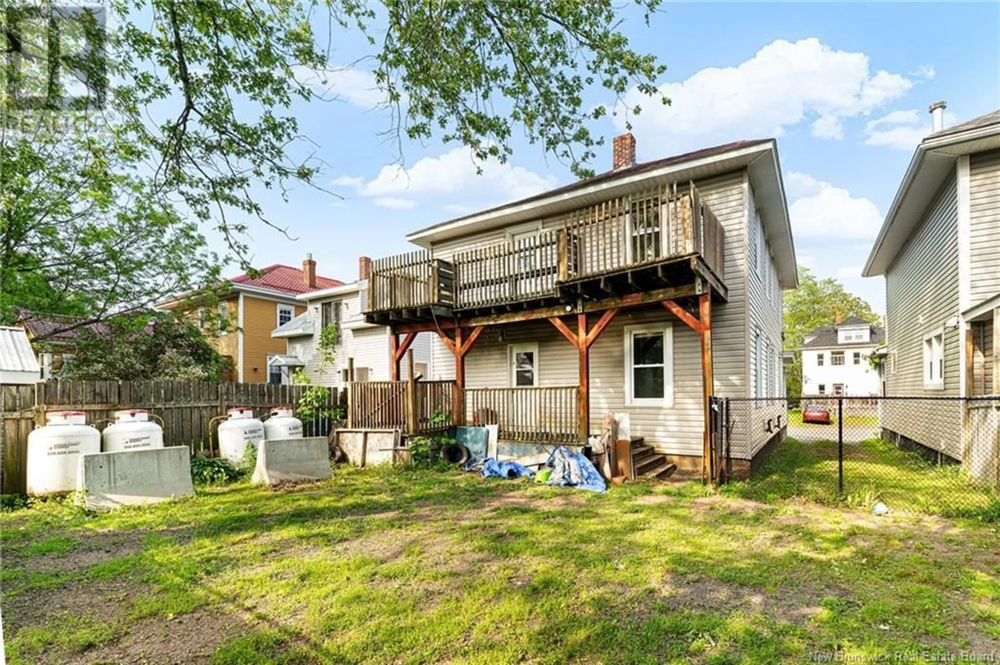 Patio, street for 104-106 PINE STREET, Moncton New Brunswick E1C5Z8