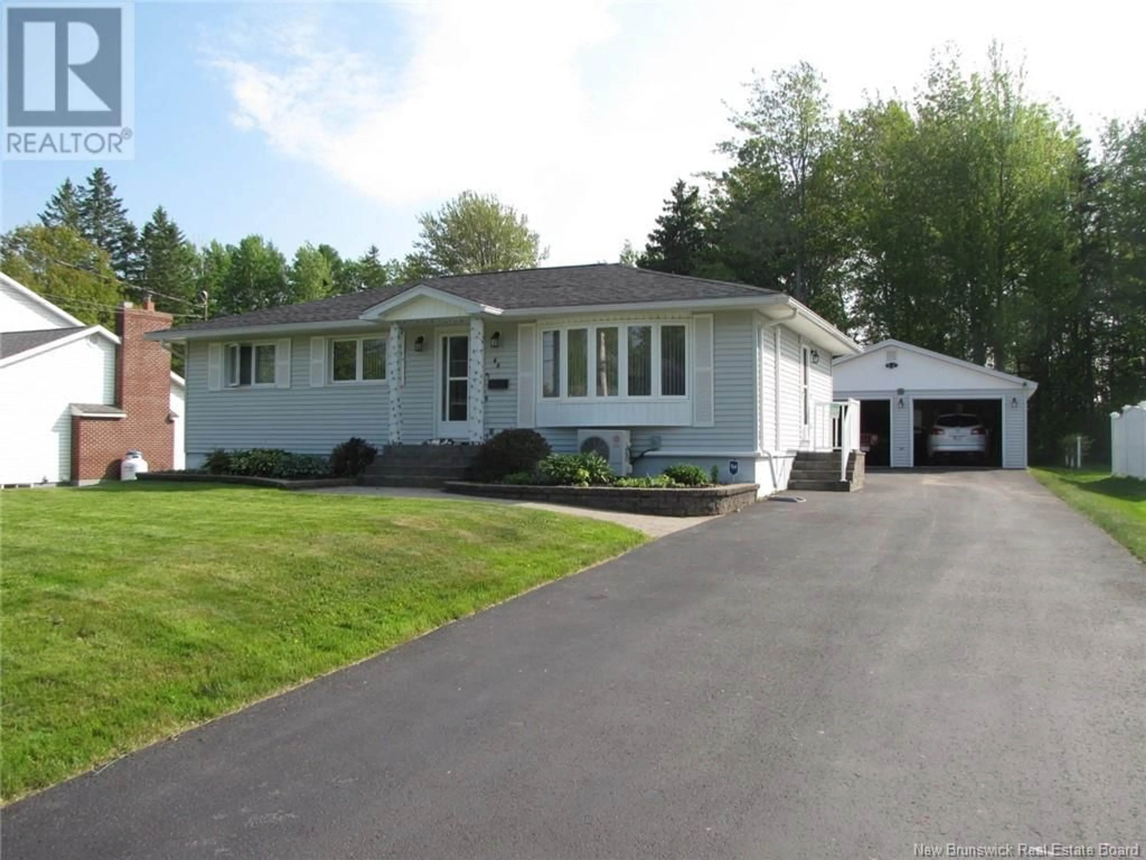 Home with vinyl exterior material, street for 44 WOODLAWN AVENUE, Moncton New Brunswick E1E2J9