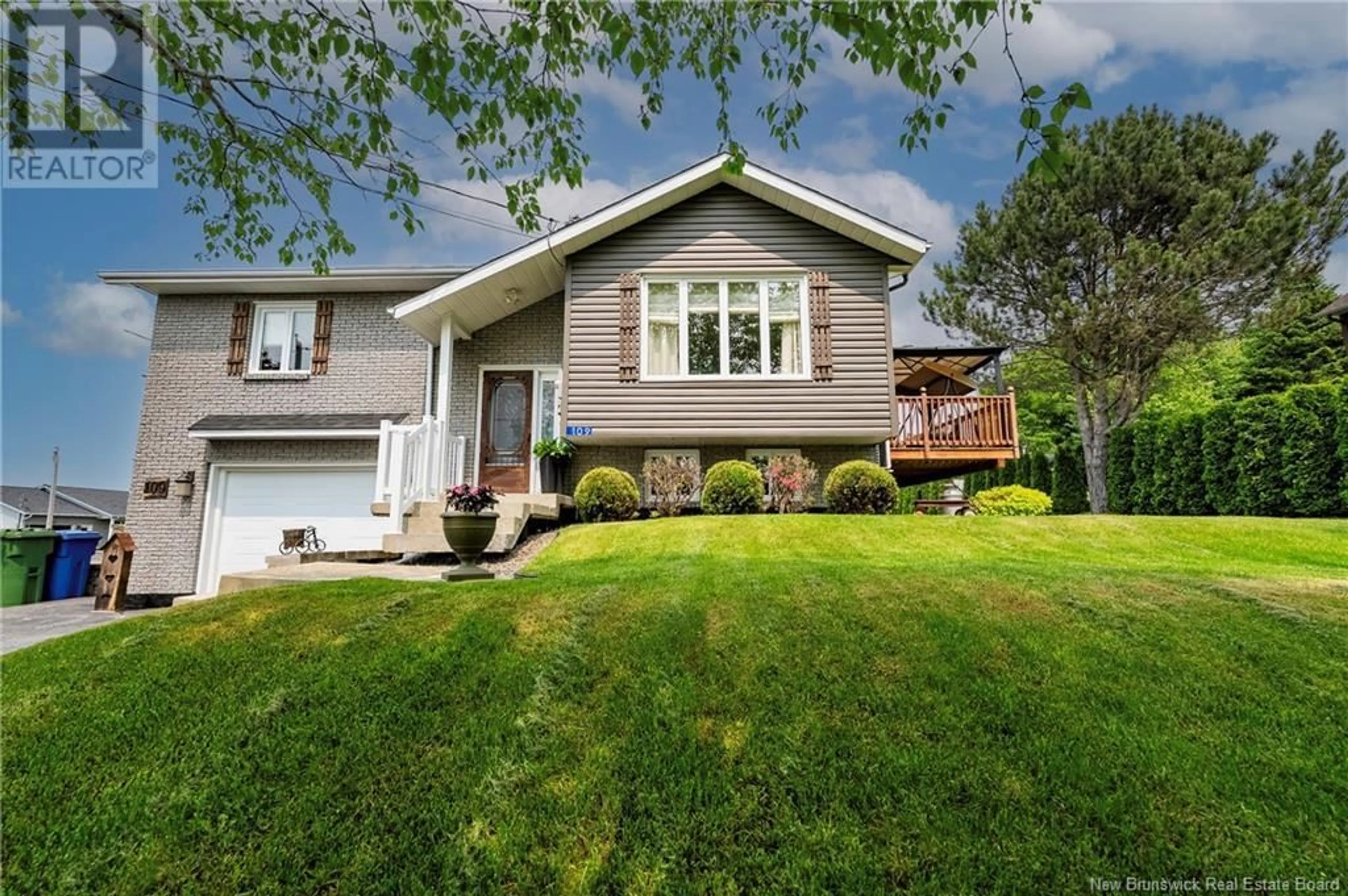 Home with vinyl exterior material, street for 109 RUE PLAISANTE, Drummond New Brunswick E3Y2E5