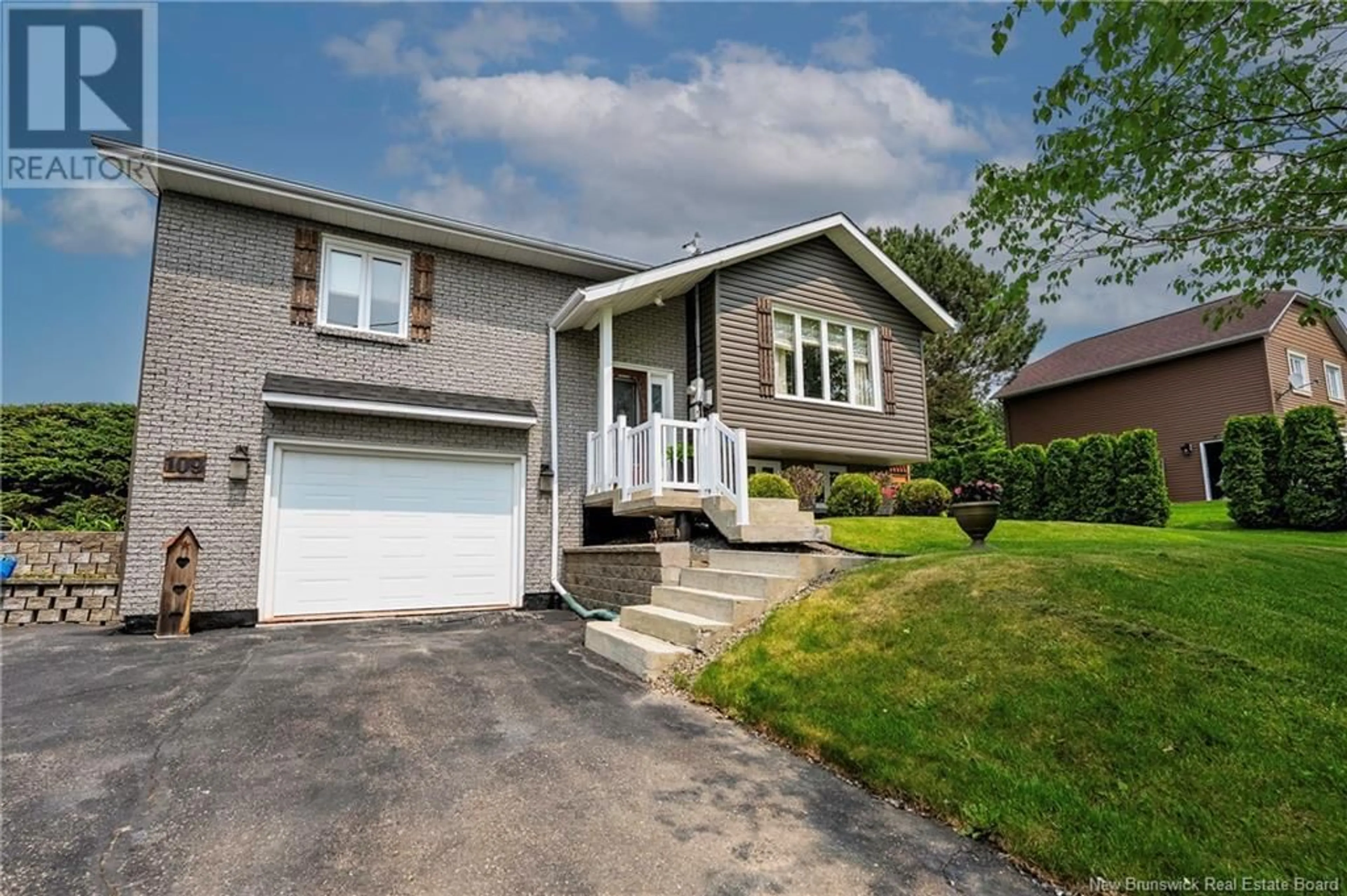 Home with vinyl exterior material, street for 109 RUE PLAISANTE, Drummond New Brunswick E3Y2E5