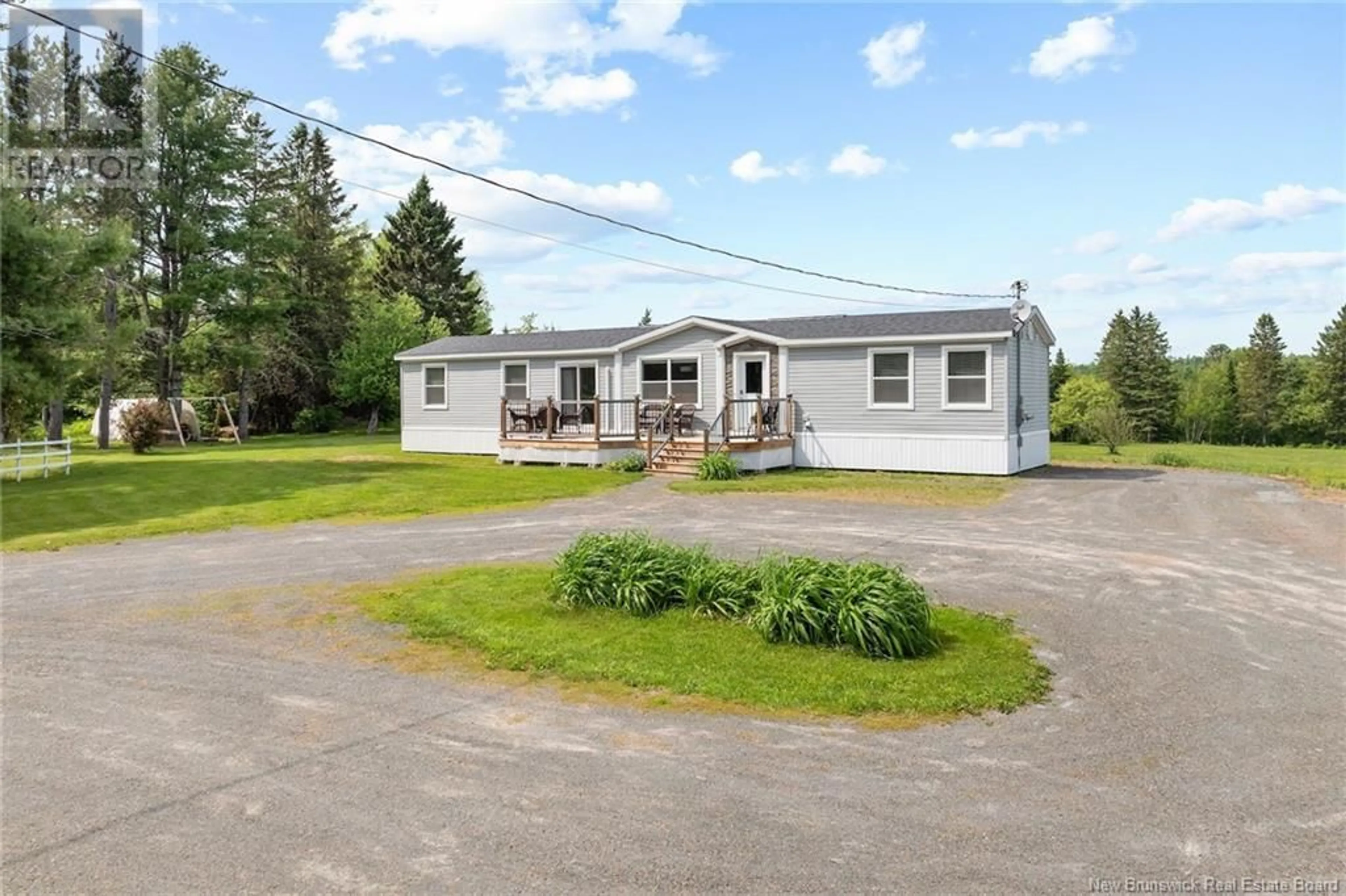 A pic from outside/outdoor area/front of a property/back of a property/a pic from drone, street for 184 RIVERSIDE DRIVE, Fredericton Junction New Brunswick E5L1V9