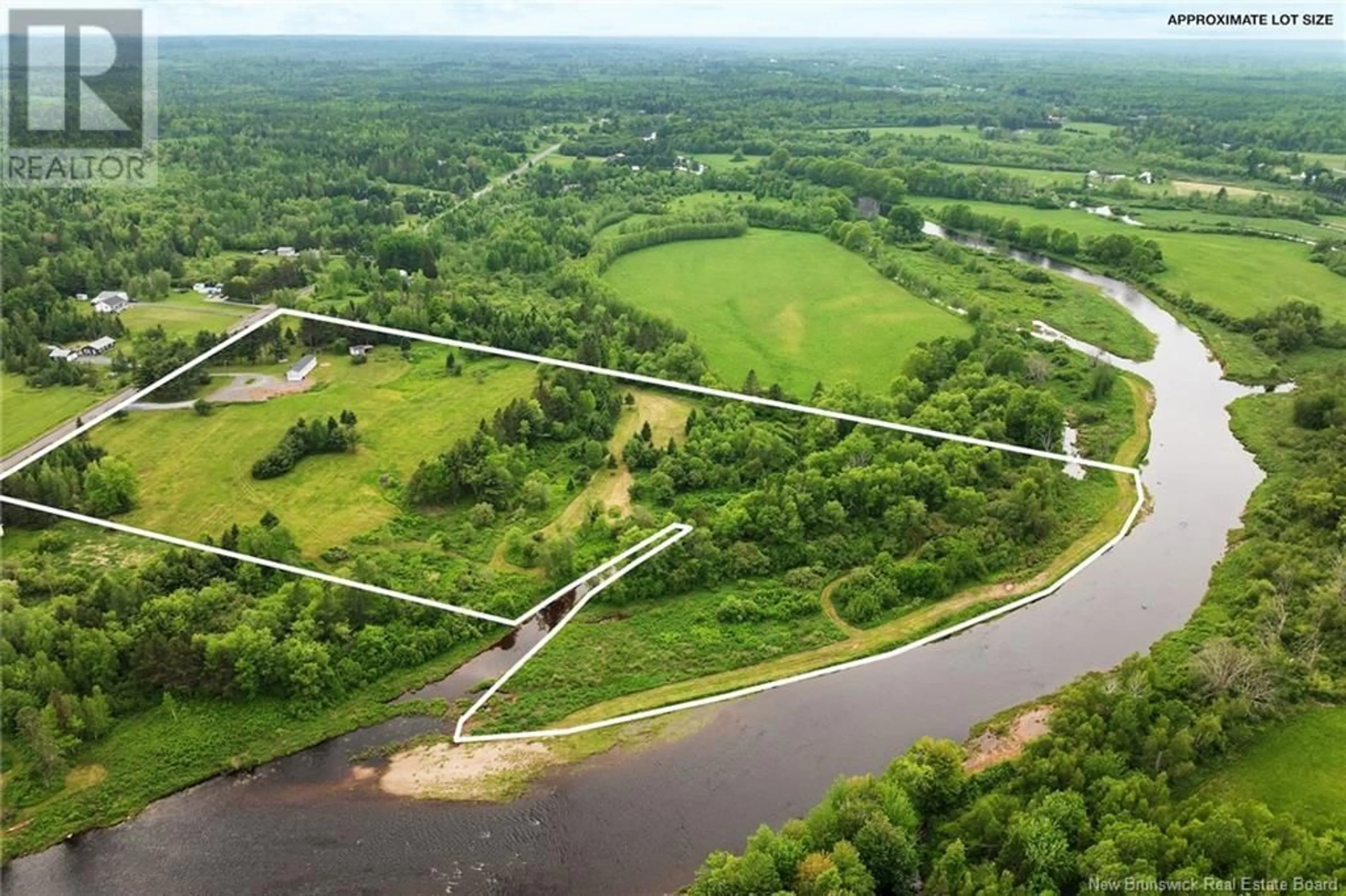 A pic from outside/outdoor area/front of a property/back of a property/a pic from drone, water/lake/river/ocean view for 184 RIVERSIDE DRIVE, Fredericton Junction New Brunswick E5L1V9