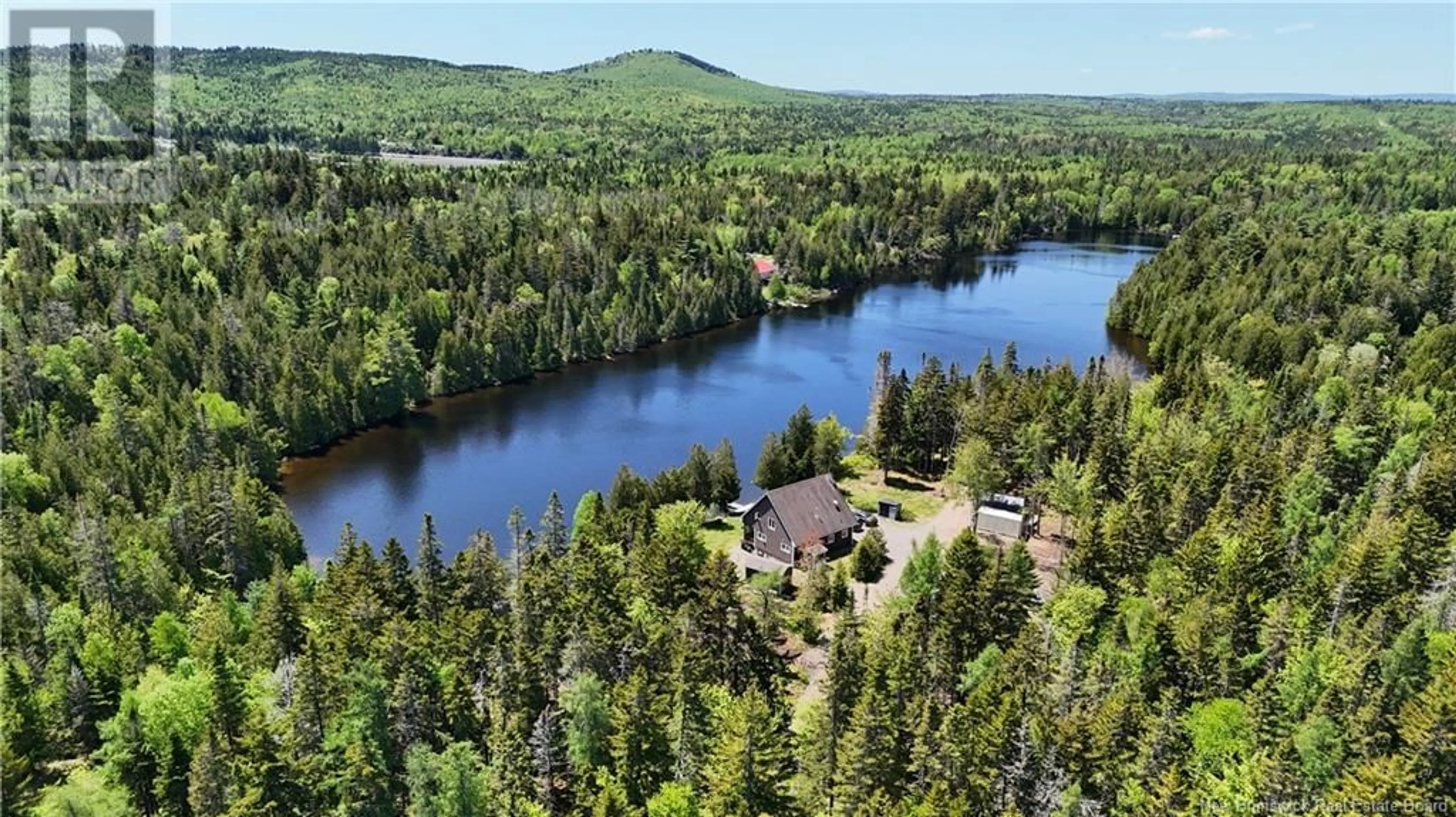 A pic from outside/outdoor area/front of a property/back of a property/a pic from drone, water/lake/river/ocean view for 29 COLUMBUS DRIVE, Saint John New Brunswick E2M0H7