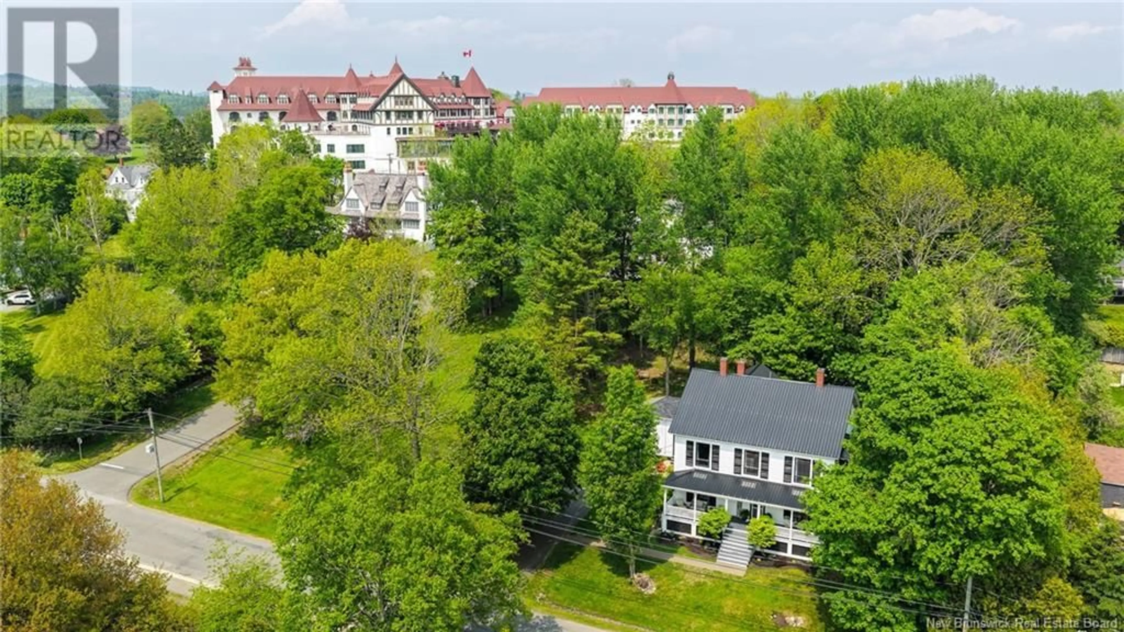 A pic from outside/outdoor area/front of a property/back of a property/a pic from drone, city buildings view from balcony for 78 PARR STREET, Saint Andrews New Brunswick E5B1L8