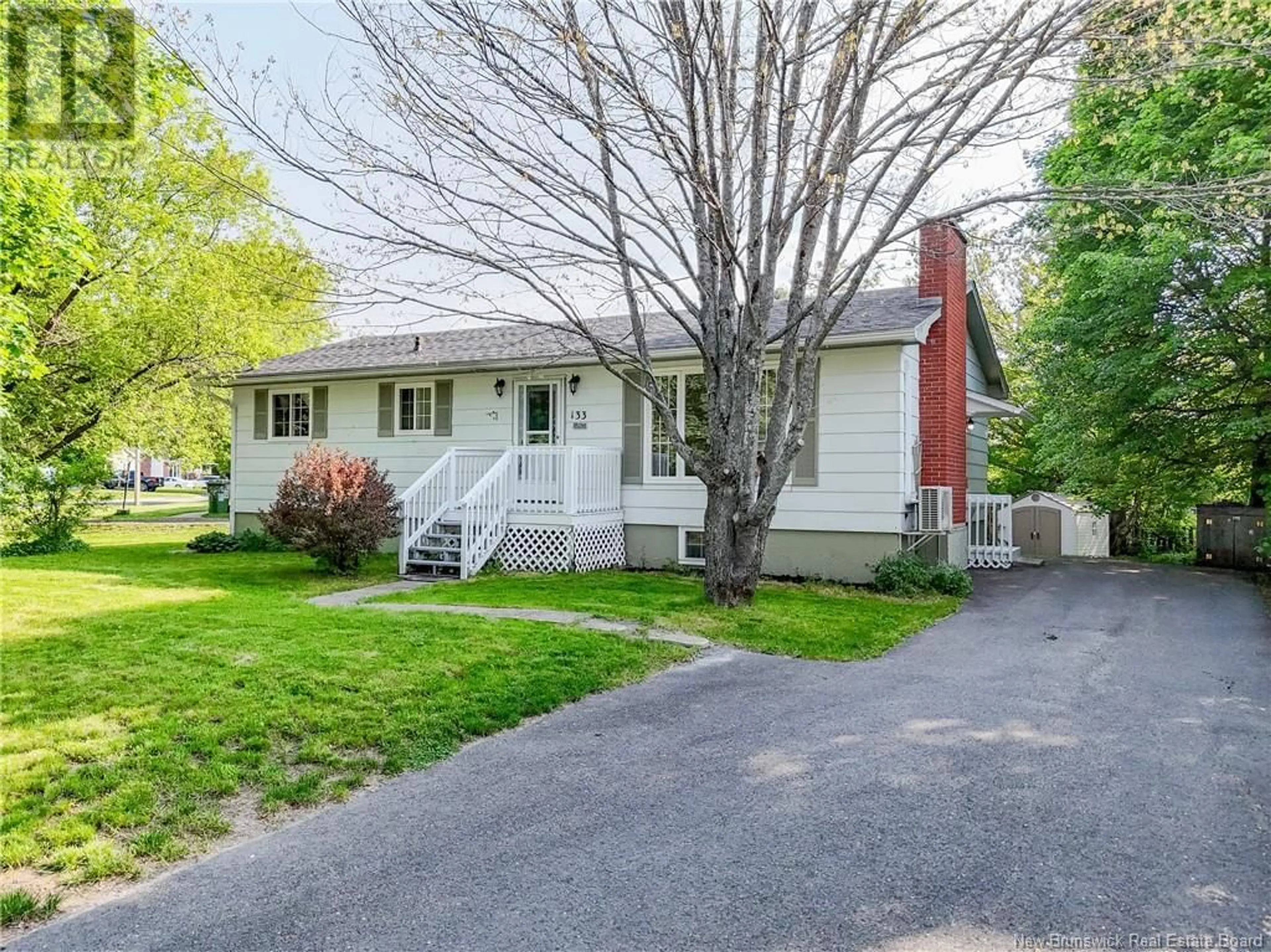 A pic from outside/outdoor area/front of a property/back of a property/a pic from drone, street for 133 GULLIVER DRIVE, Fredericton New Brunswick E3A5B1