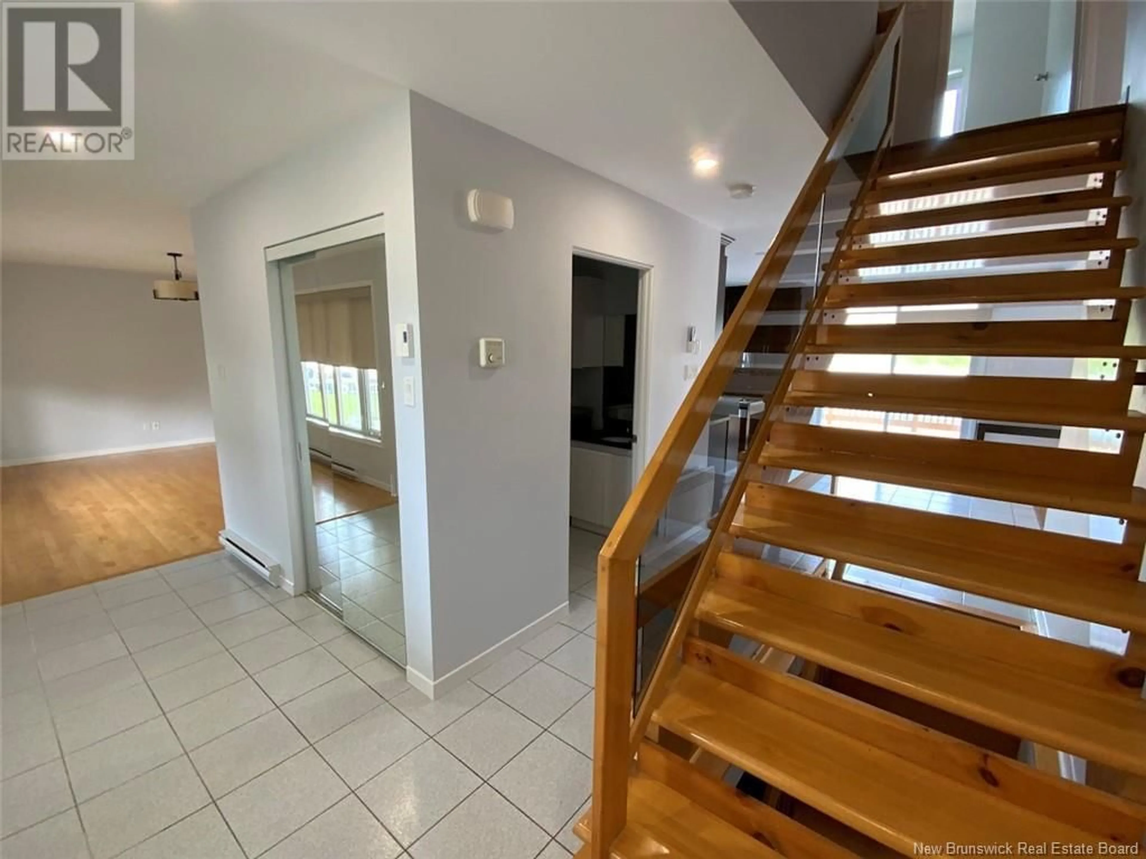 Unknown for 33 THIBAUDEAU AVENUE, Edmundston New Brunswick E3V4Z1